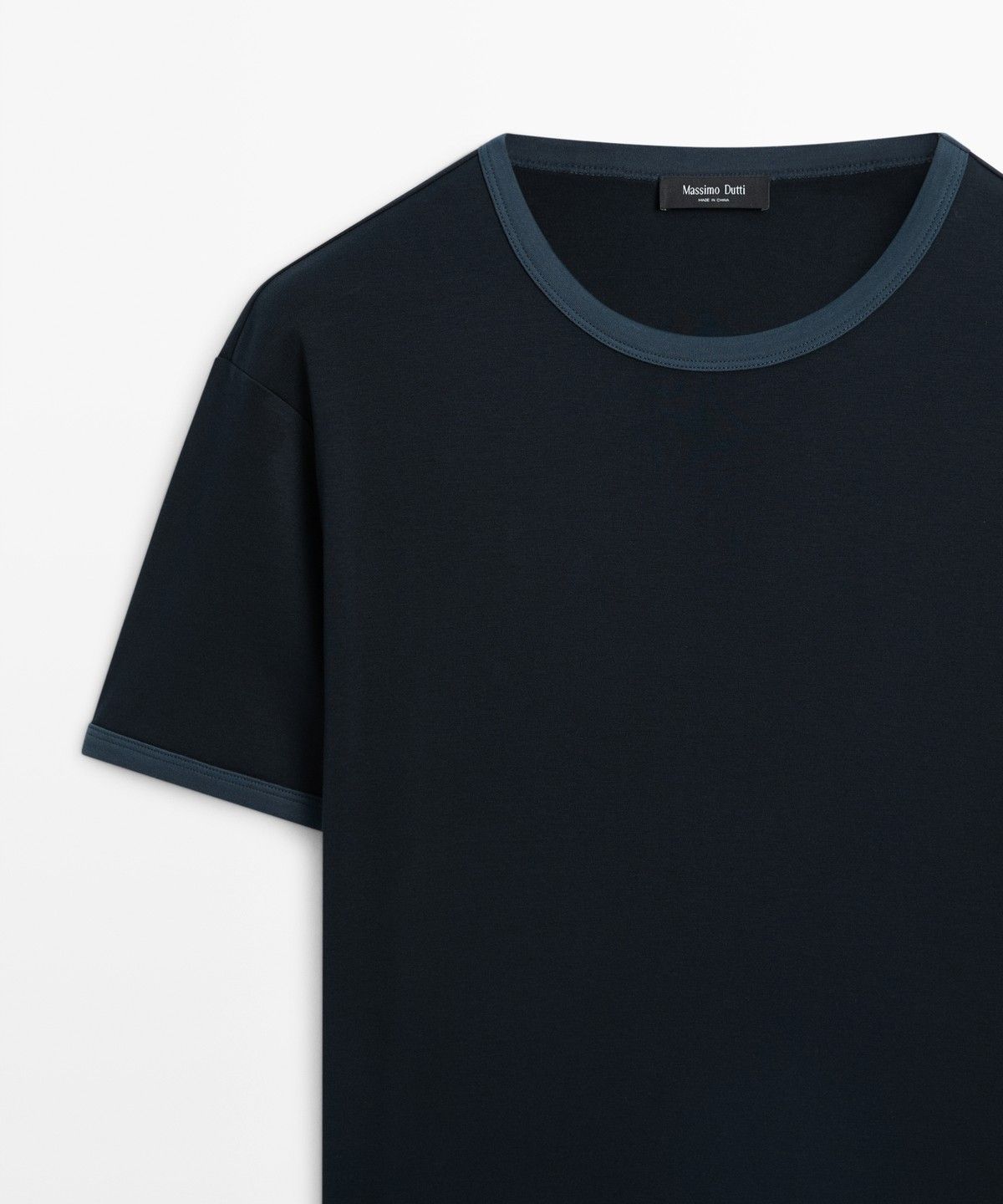 마시모두띠(MASSIMO DUTTI) 콘트라스트 넥 100% 코튼 티셔츠
