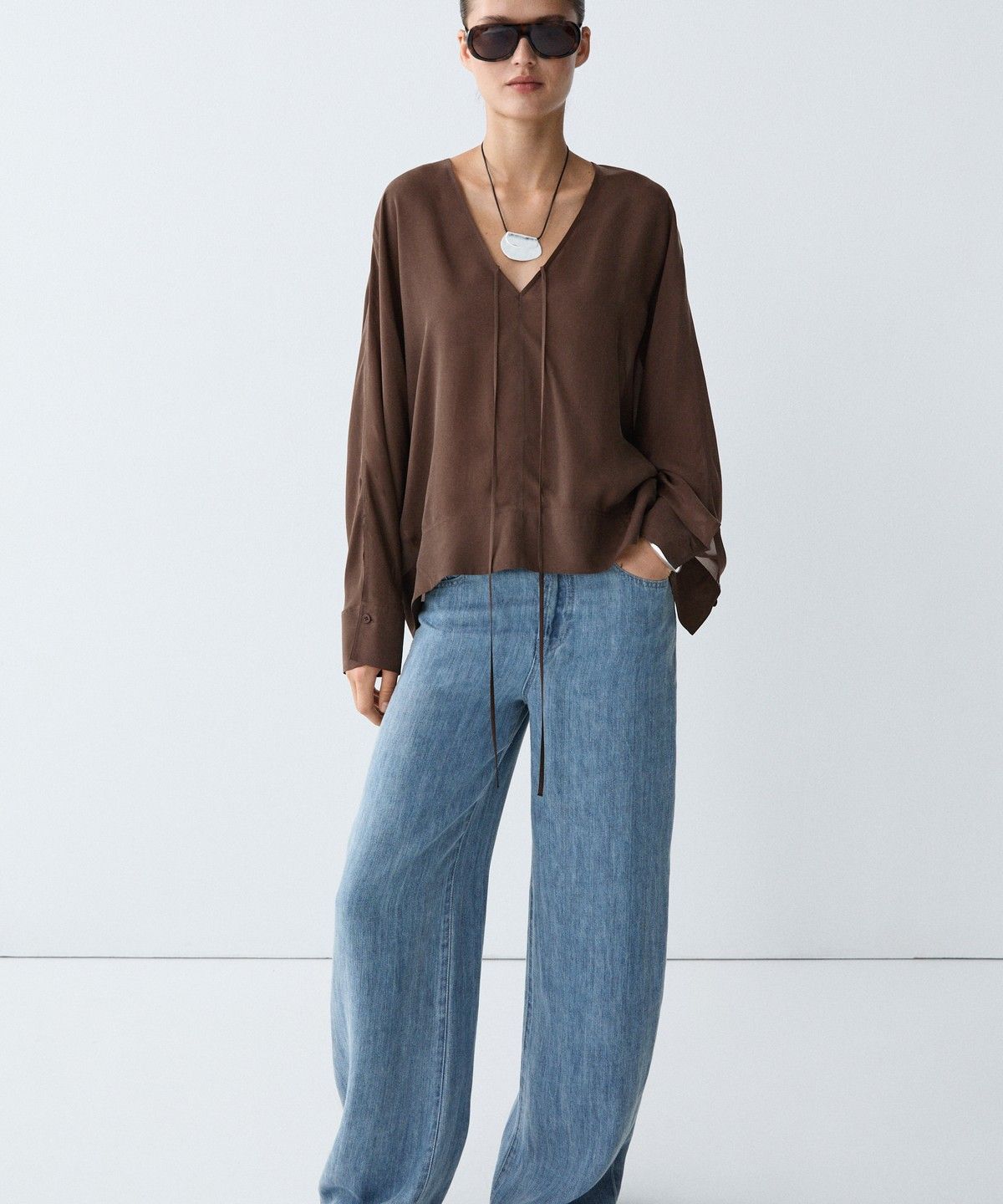 마시모두띠(MASSIMO DUTTI) 브이넥 타이 플루이드 블라우스