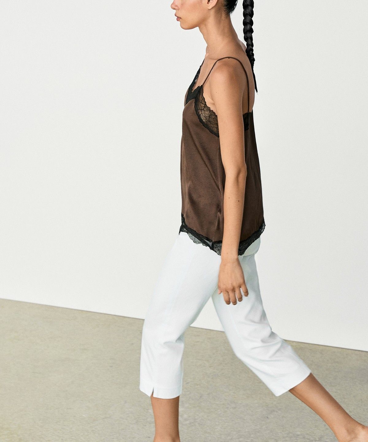 마시모두띠(MASSIMO DUTTI) 레이스 디테일 란제리 탑