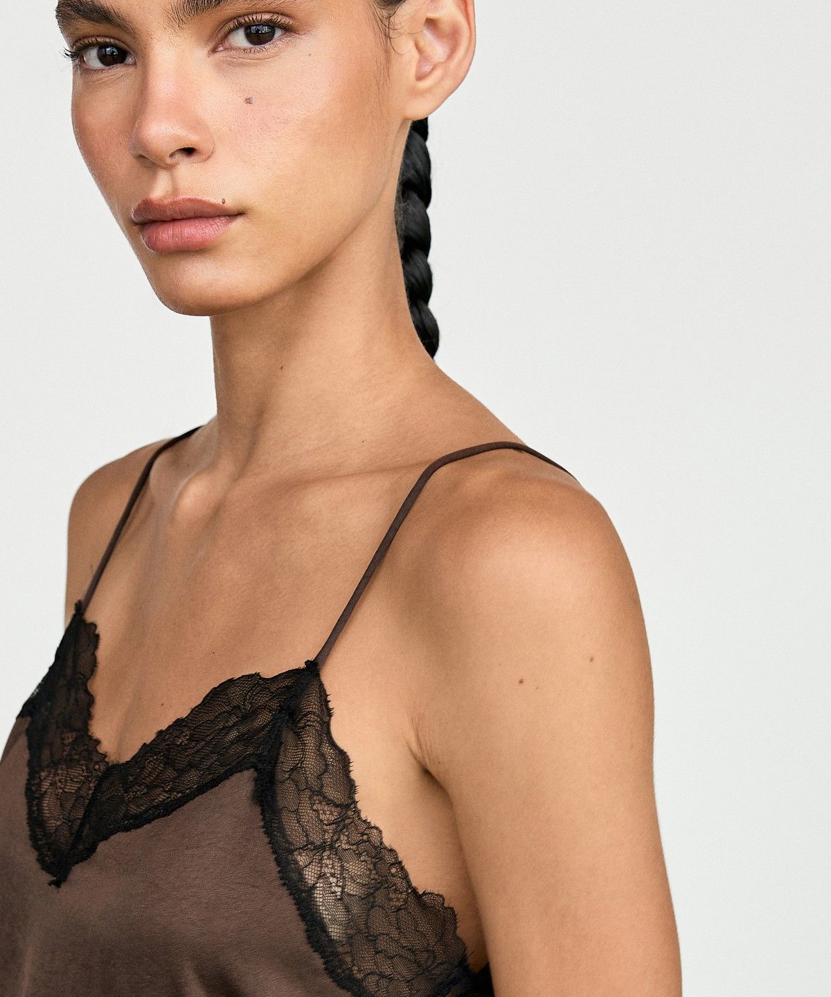 마시모두띠(MASSIMO DUTTI) 레이스 디테일 란제리 탑