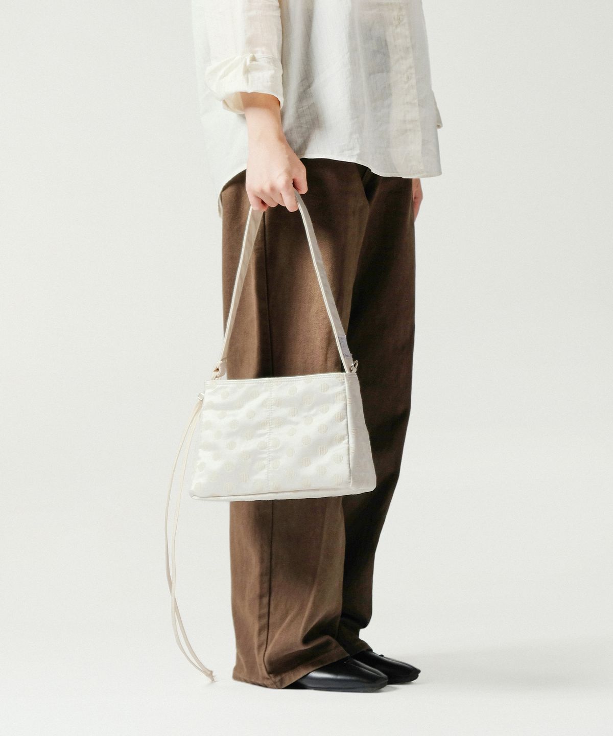 아이띵소(ITHINKSO) TIDY SHOULDER X CROSS(S) DOT 타이디 숄더 x 크로스(S) 도트