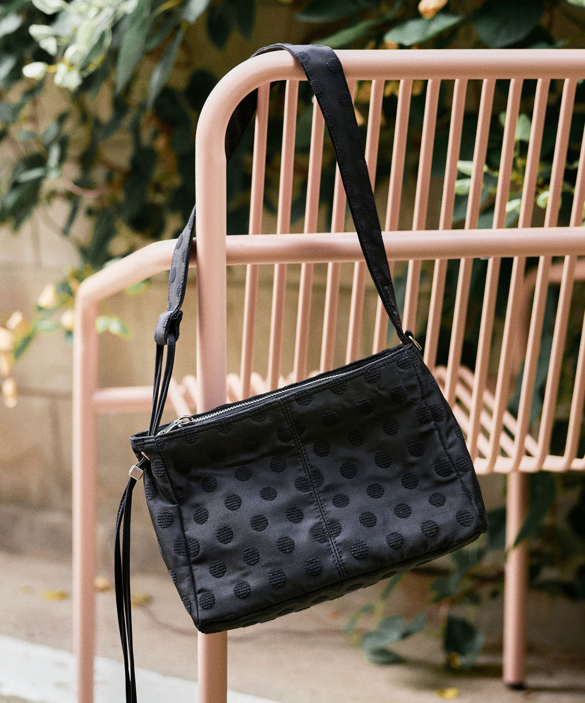 아이띵소(ITHINKSO) TIDY SHOULDER X CROSS(S) DOT 타이디 숄더 x 크로스(S) 도트