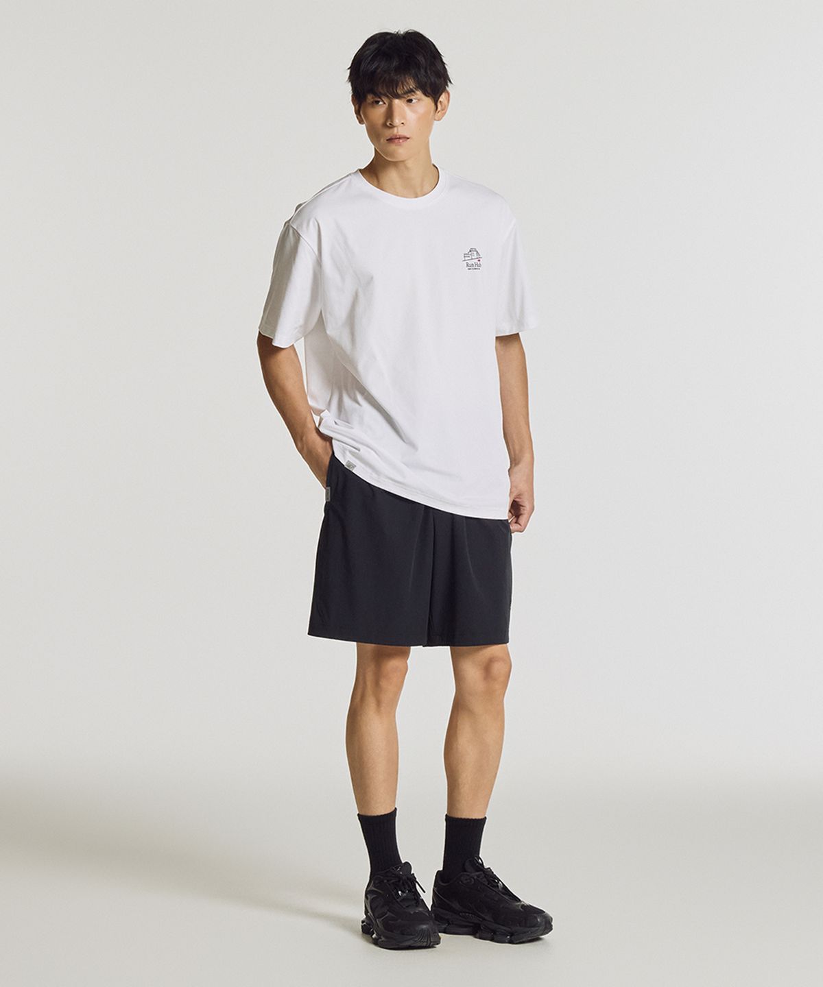 뉴발란스(NEW BALANCE) NBNEG35693 / UNI FROZEN Run Hub 반팔티 (WHITE)