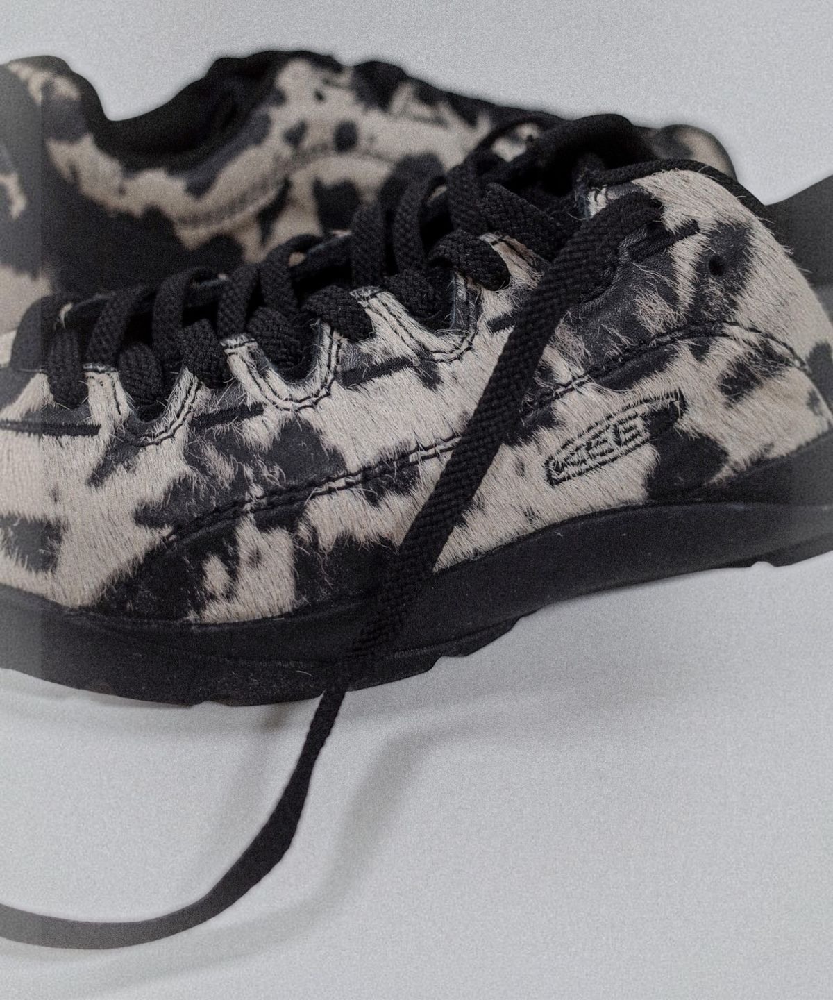 킨(KEEN) 재스퍼 여성 스니커즈 COW BLACK