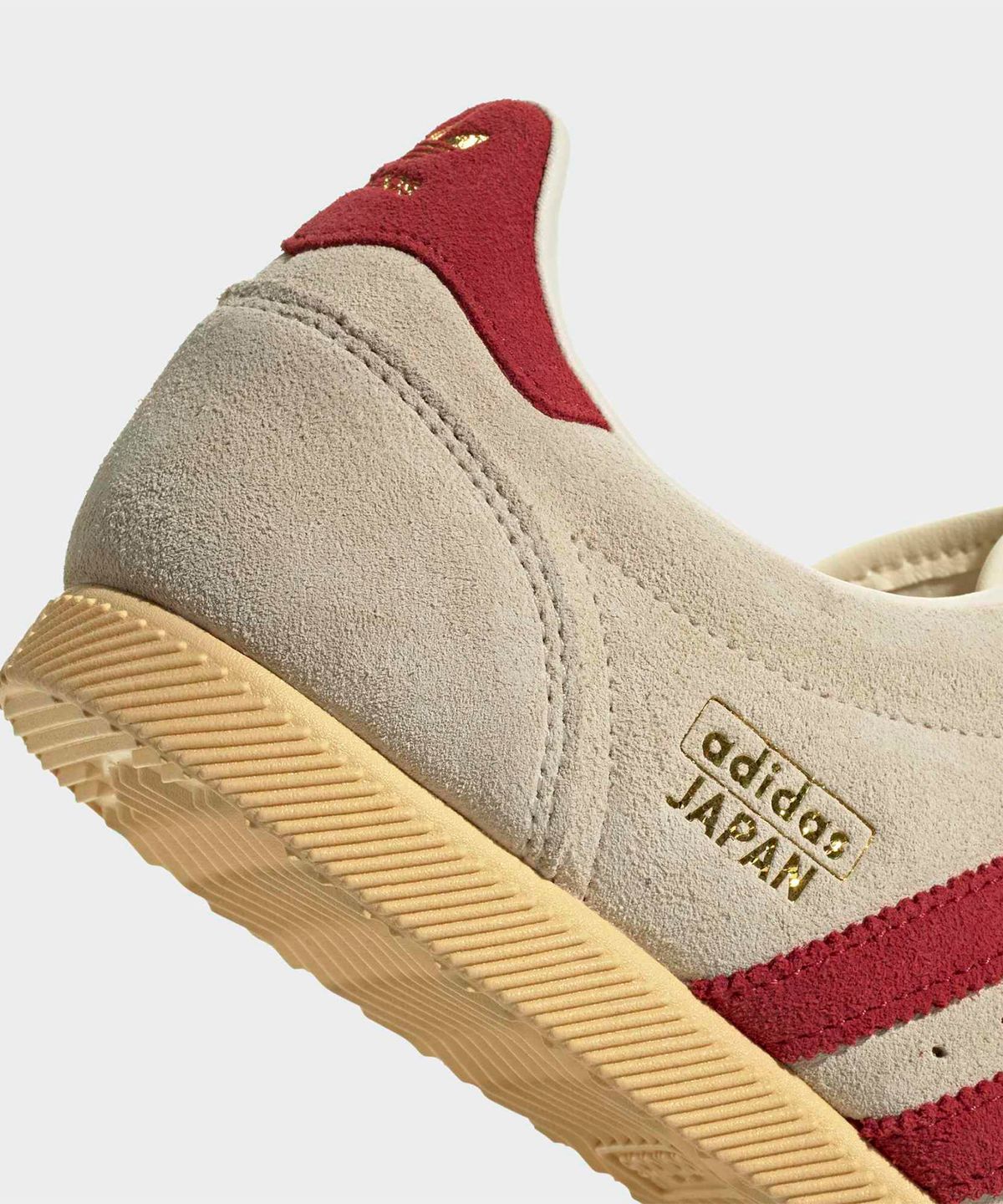 아디다스(ADIDAS) 재팬 - 웜바닐라:팀빅토리레드 / KJ2377