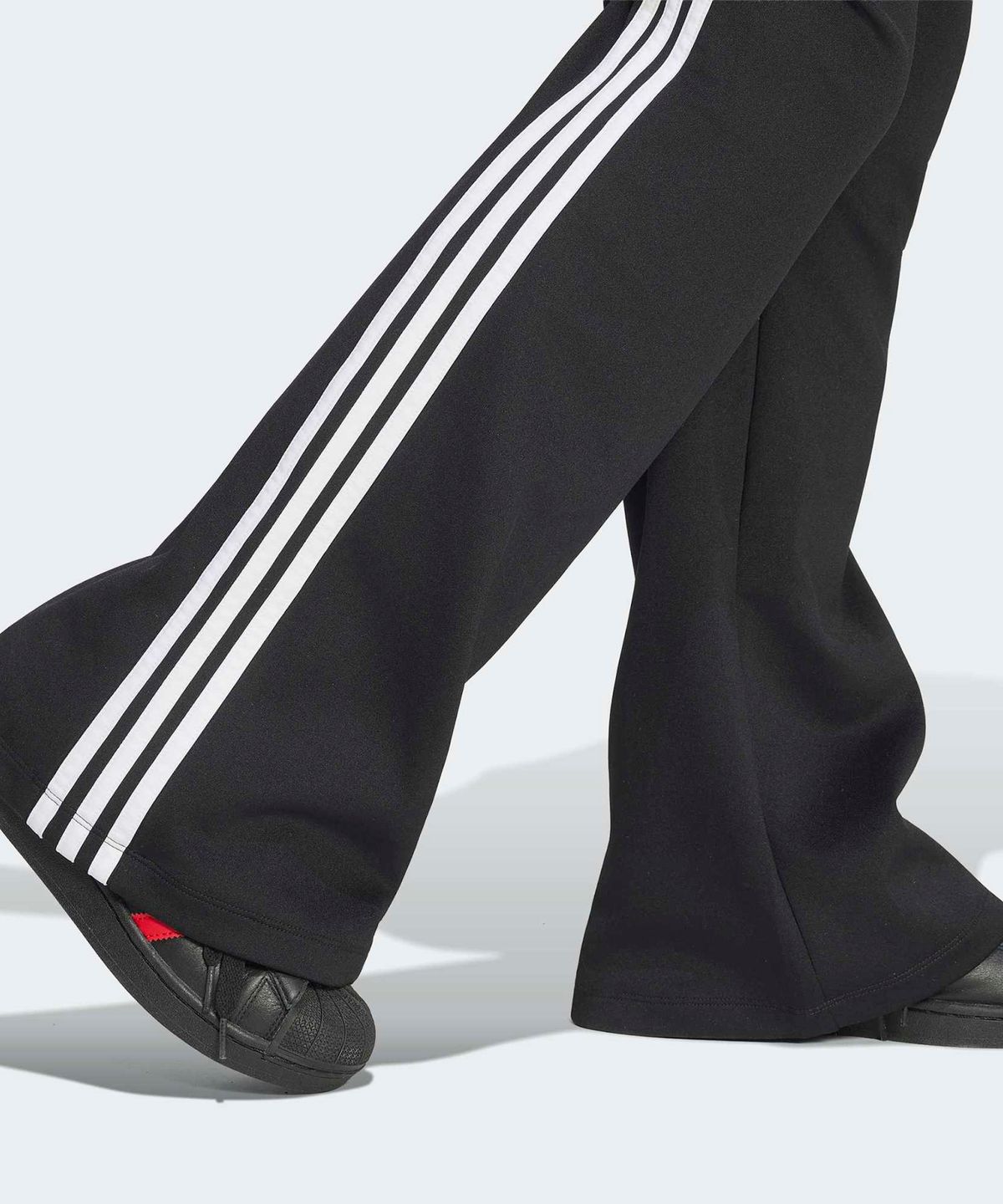아디다스(ADIDAS) 3S 플레어드 팬츠 - 블랙:화이트 / KQ6424