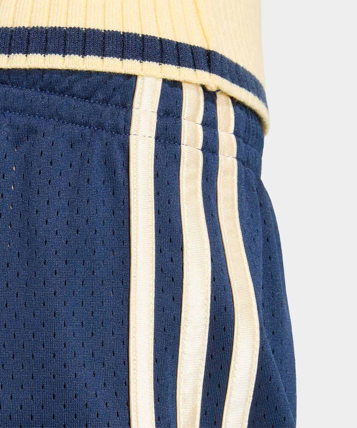 아디다스(ADIDAS) 3-스트라이프 메쉬 스프린터 숏 팬츠 - 나이트인디고 / KS9859