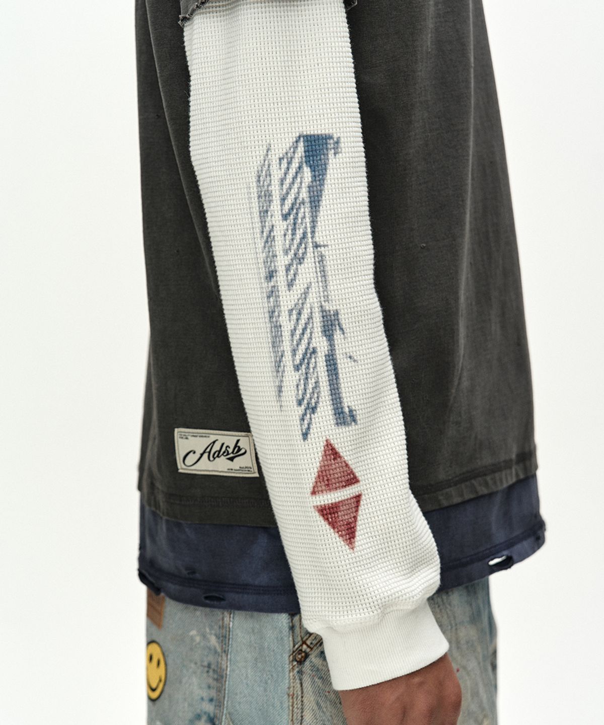 앤더슨벨(ADSB ANDERSSON BELL) DISTRESS LAYERED LONG SLEEVE T-SHIRT (CHARCOAL)