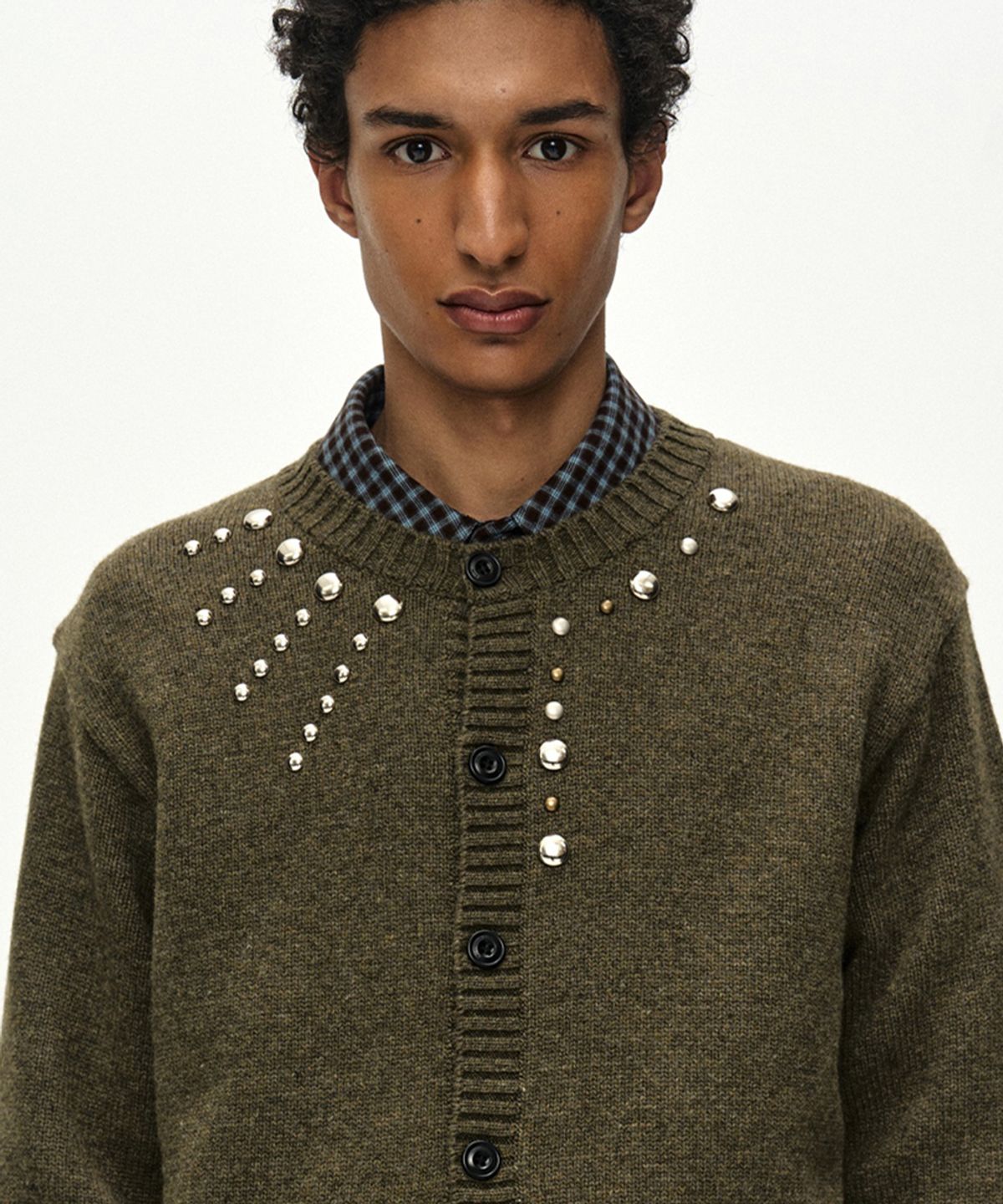 앤더슨벨(ADSB ANDERSSON BELL) ROGHEN STUDDED CARDIGAN (MOSS KHAKI)