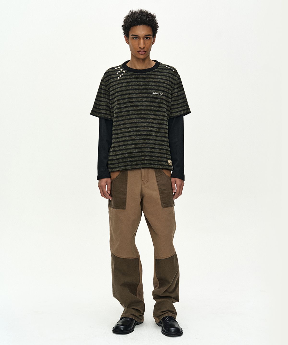 앤더슨벨(ADSB ANDERSSON BELL) UNISEX STUDDED STRIPE LAYERED SWEATER (BLACK)