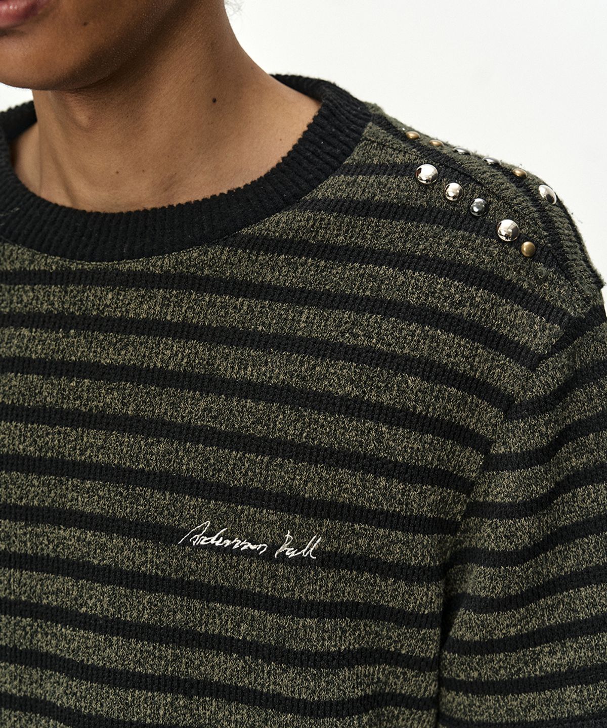 앤더슨벨(ADSB ANDERSSON BELL) UNISEX STUDDED STRIPE LAYERED SWEATER (BLACK)