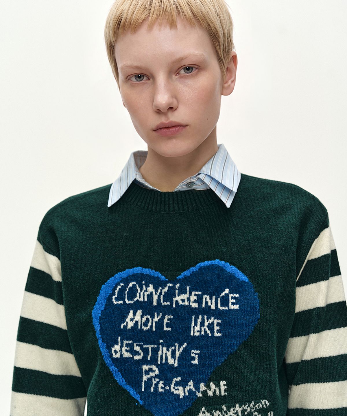 앤더슨벨(ADSB ANDERSSON BELL) 26 GIRLS HEART MESSAGE CREW-NECK SWEATER (GREEN/IVORY)