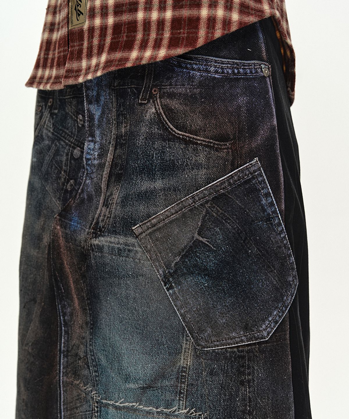 앤더슨벨(ADSB ANDERSSON BELL) ILLUSION PATCHWORK TROMPE LOEIL PLEATED SKIRT (BLUE/BLACK)