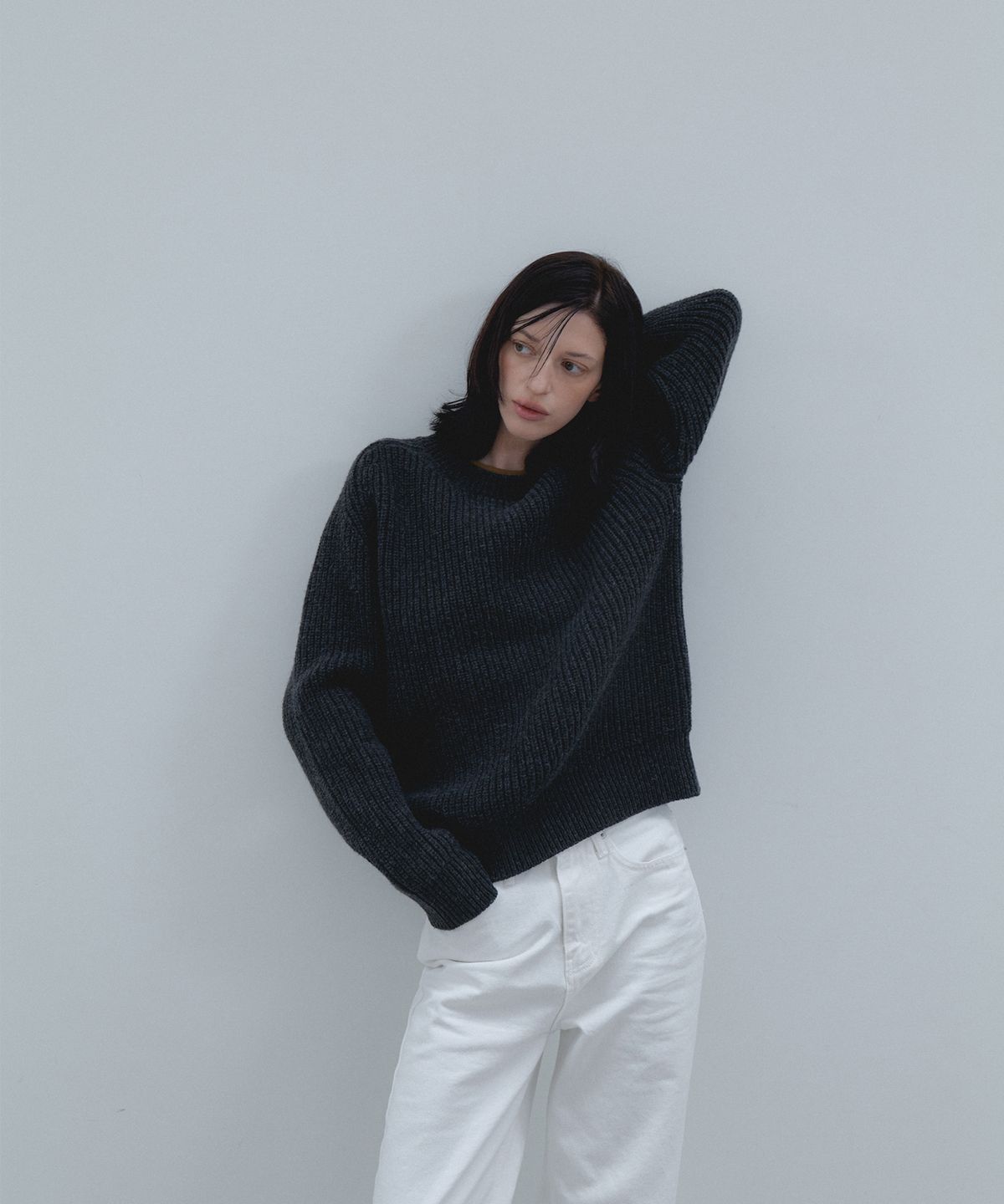 108파운드(108POUND) Haze Lambswool Sweater_Deep charcoal