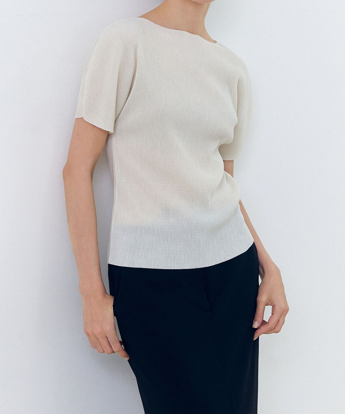머지앤밍글(MERGE&MINGLE) Flow Pleats Puff Blouse Top (Cream)