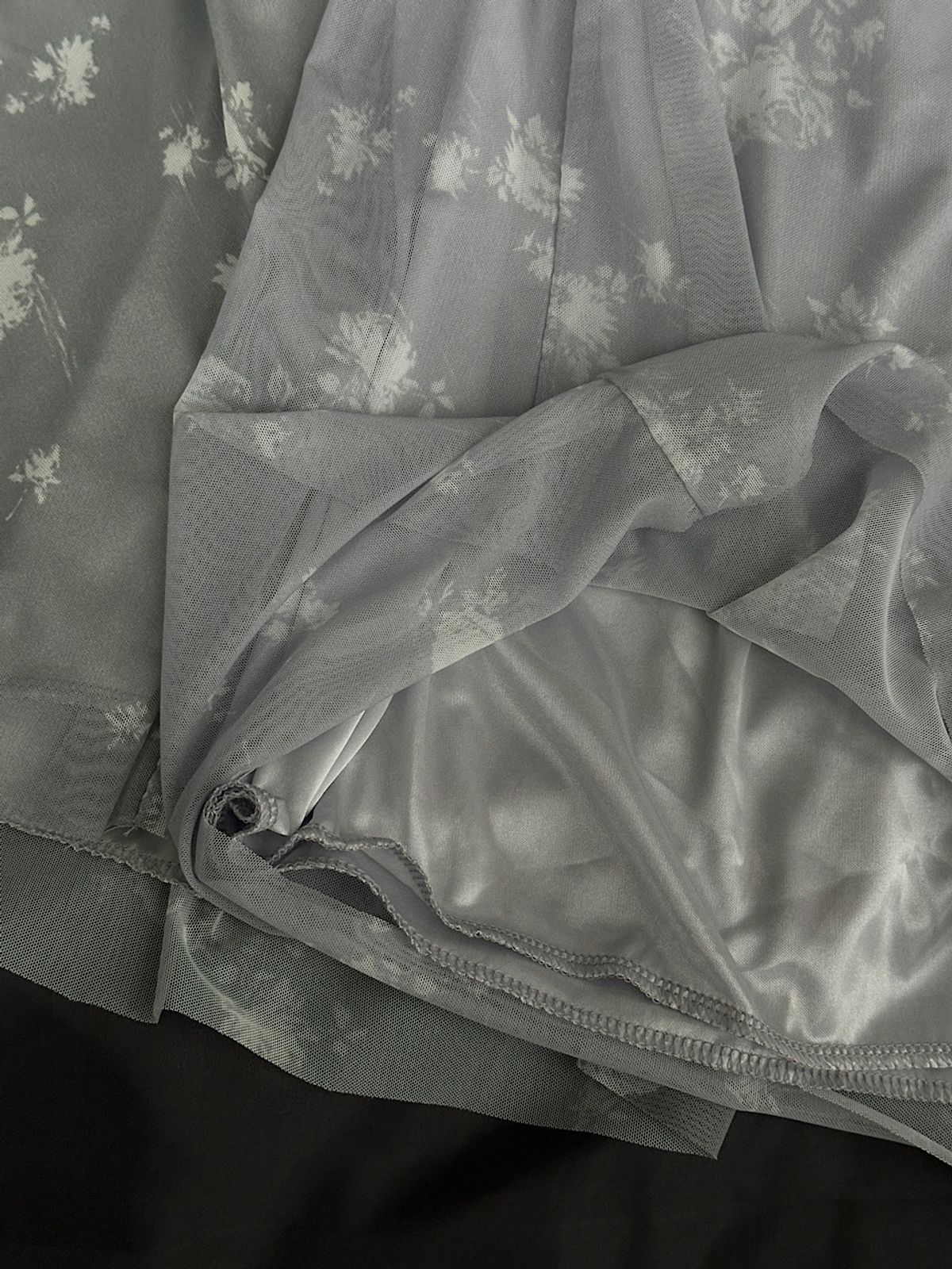 아포엠(APOEM) Flower Sheer Layered Skirt (2C)