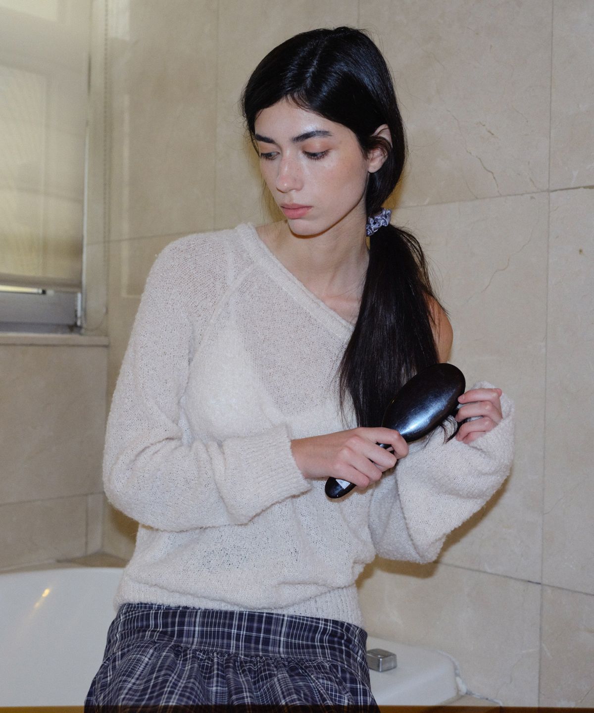 엔오르(EN OR) BOUCLE ONE SHOULDER PULLOVER - OATMEAL