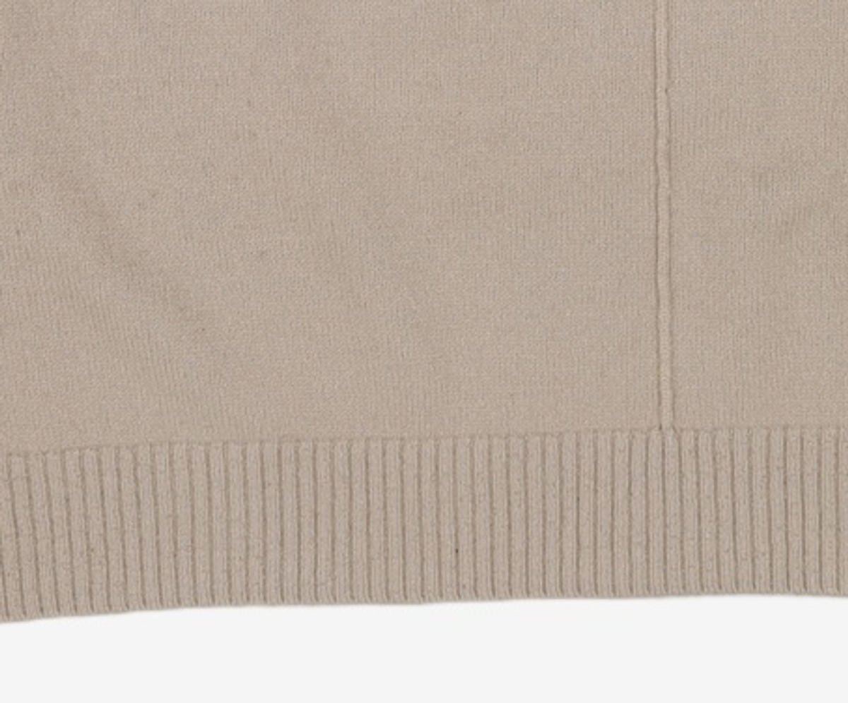 인사일런스(INSILENCE) 슬릿 하이넥 니트 GREY BEIGE M