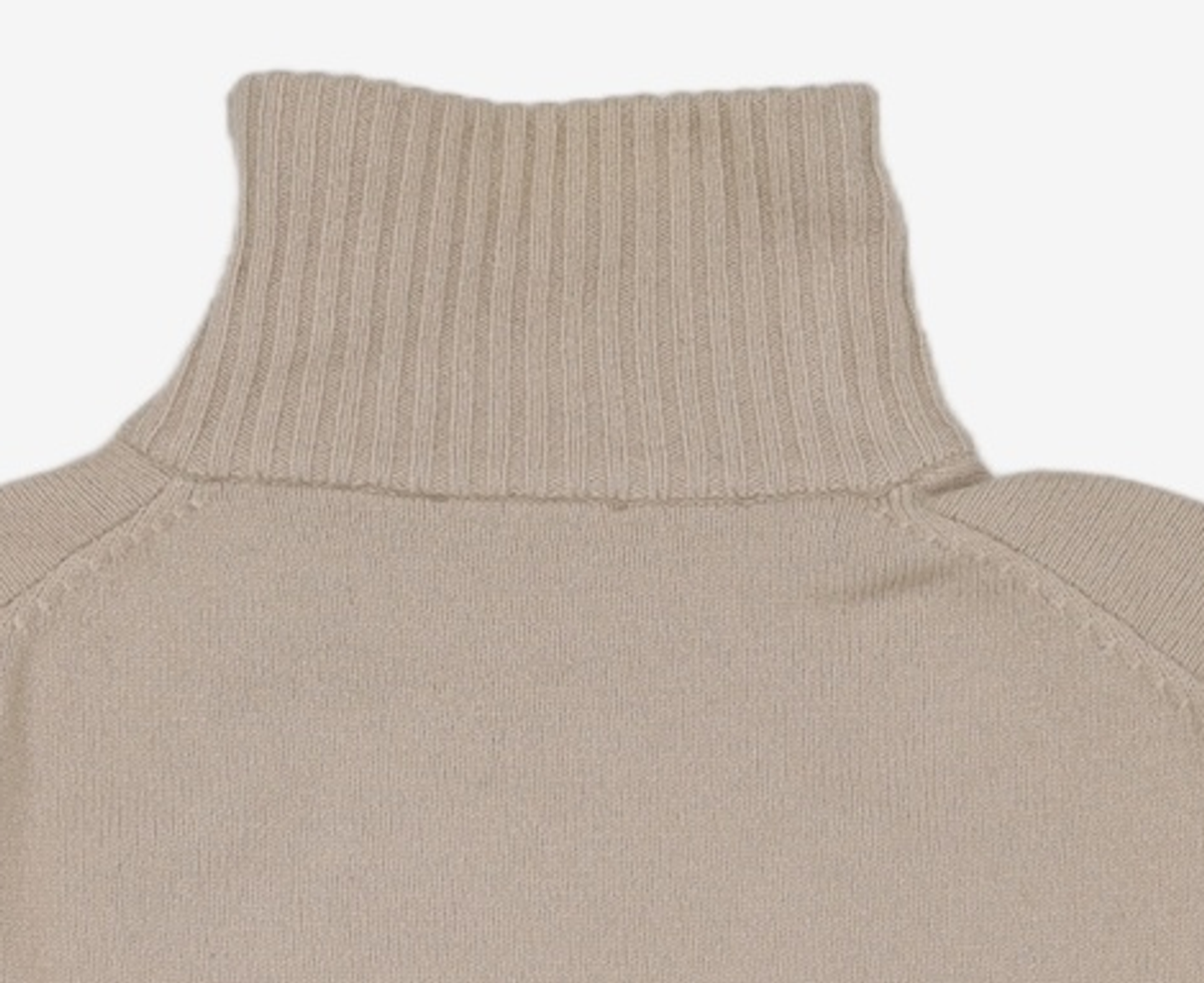 인사일런스(INSILENCE) 슬릿 하이넥 니트 GREY BEIGE M