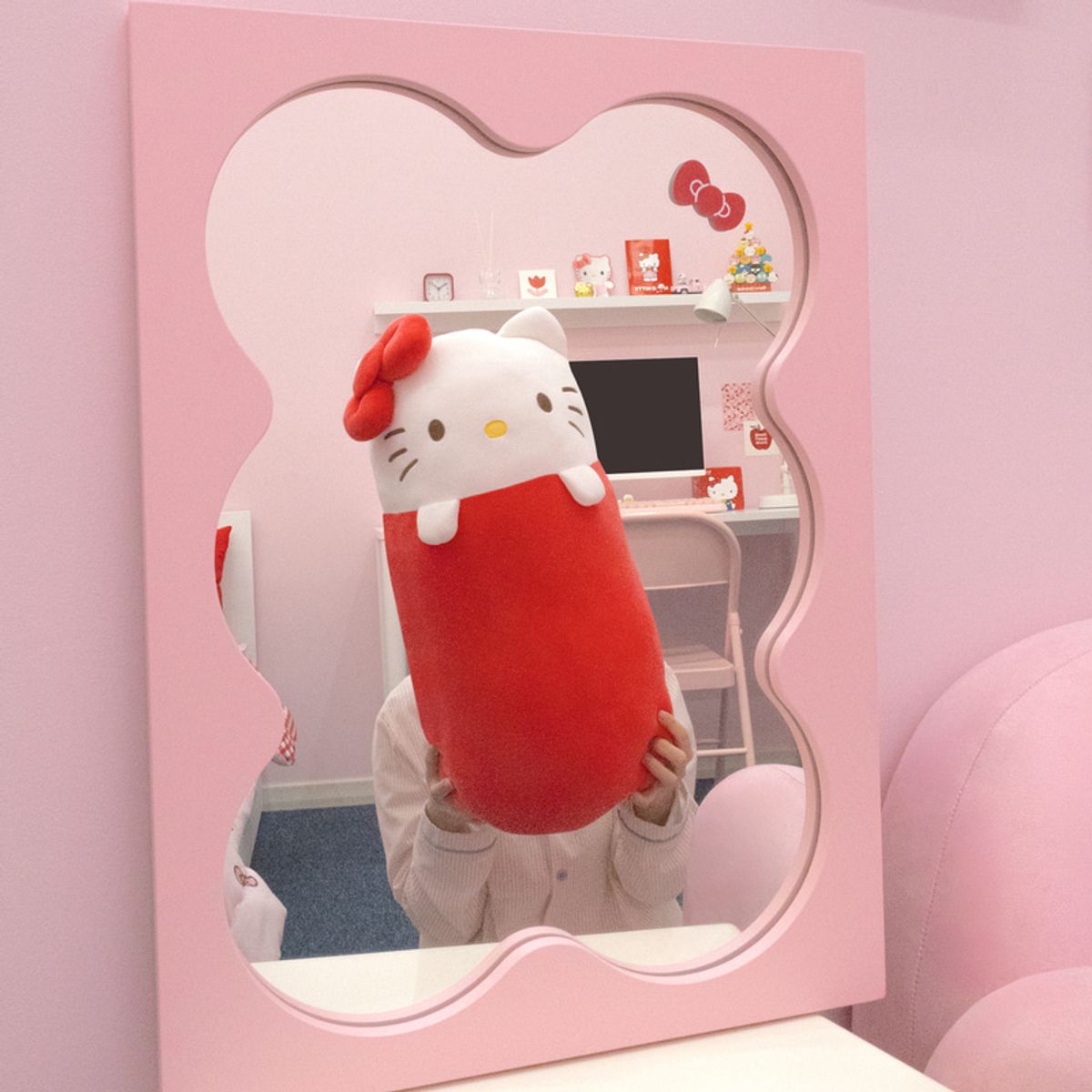 나라홈데코(NARAHOMEDECO) 산리오 헬로키티 통통바디필로우 레드클래식