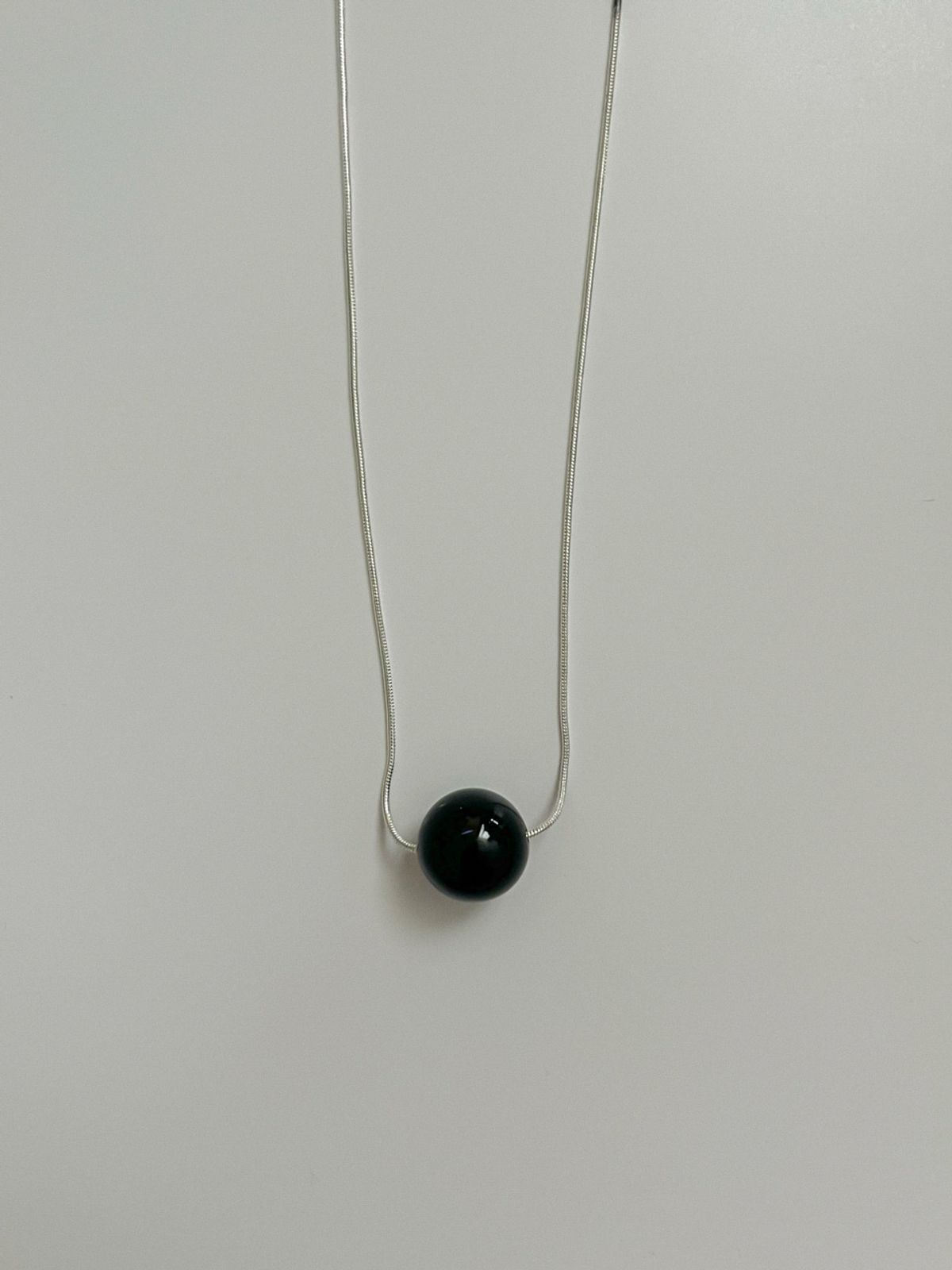 소수(SOSOO) Bold Point Gemstone Long Necklace [Black]