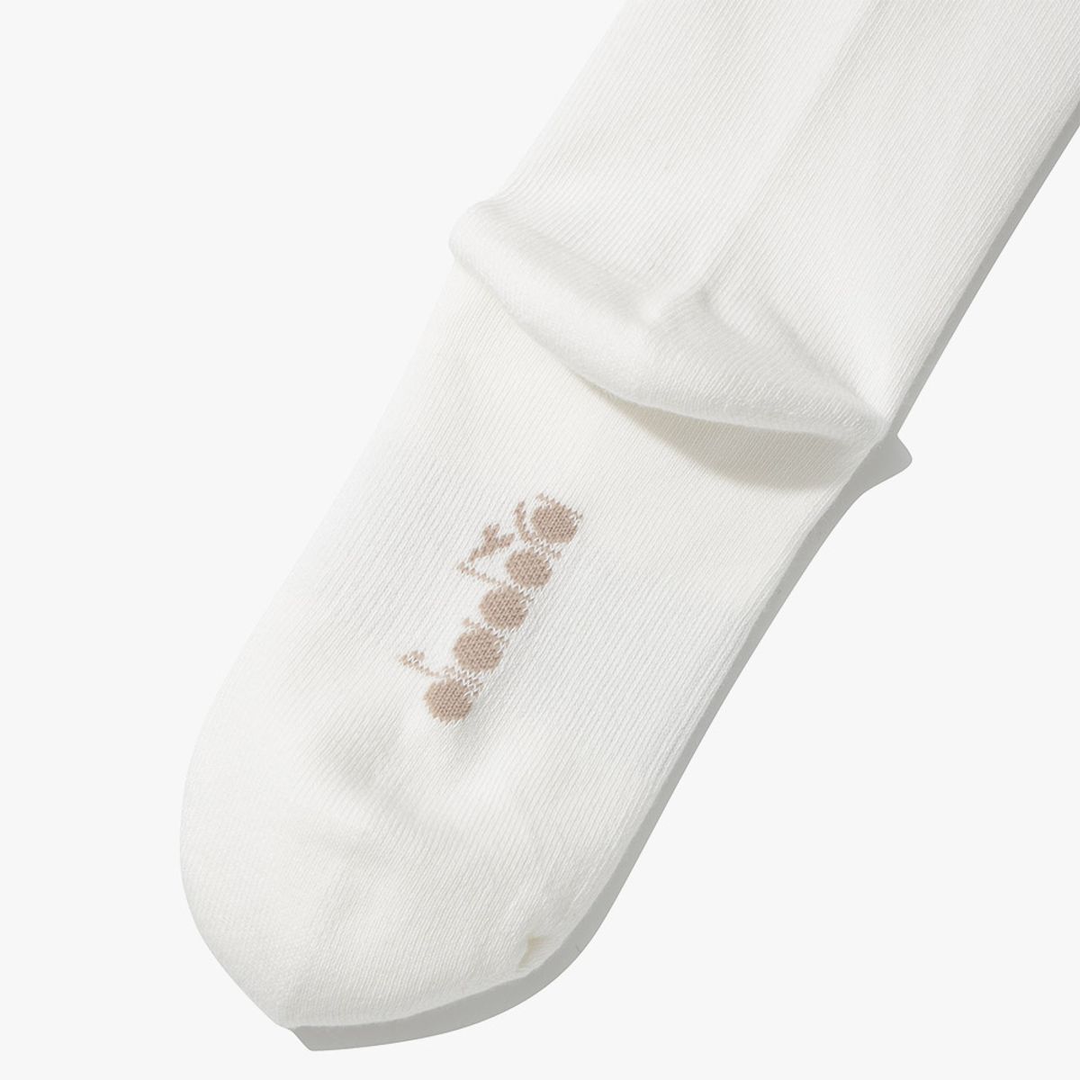디아도라(diadora) 리본 니삭스 IVORY