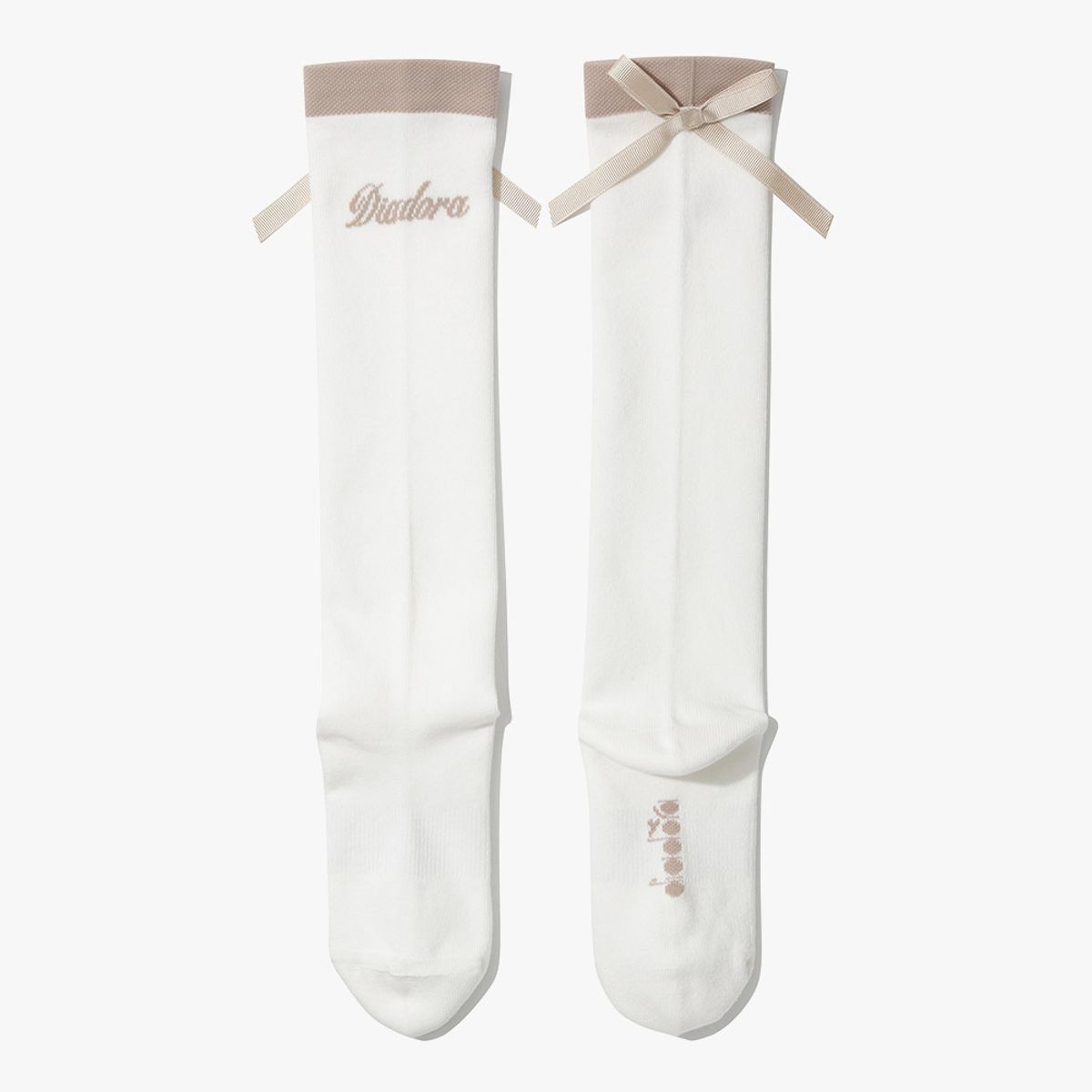 디아도라(diadora) 리본 니삭스 IVORY