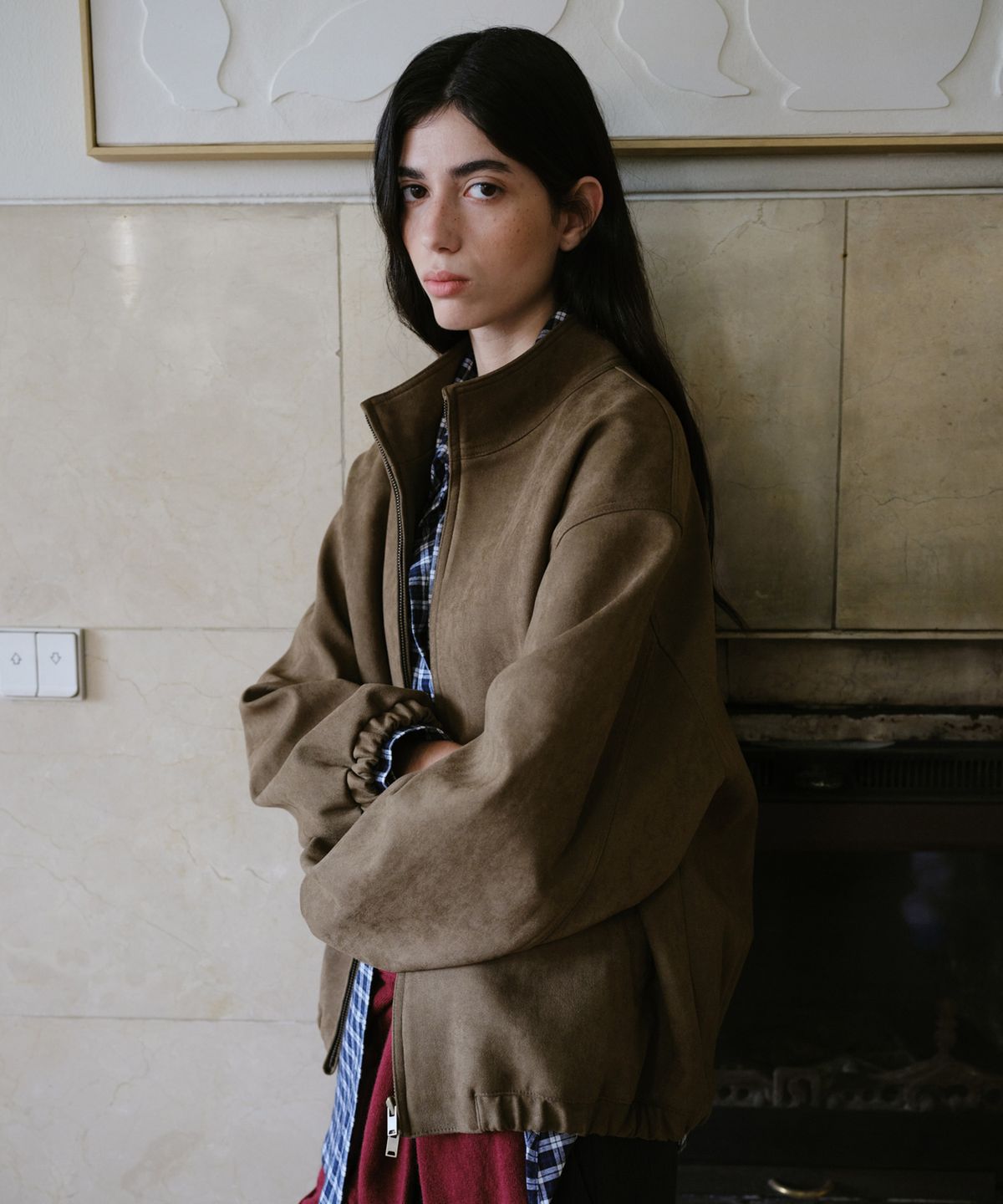 엔오르(EN OR) HIGH NECK SUEDE BLOUSON - KHAKI
