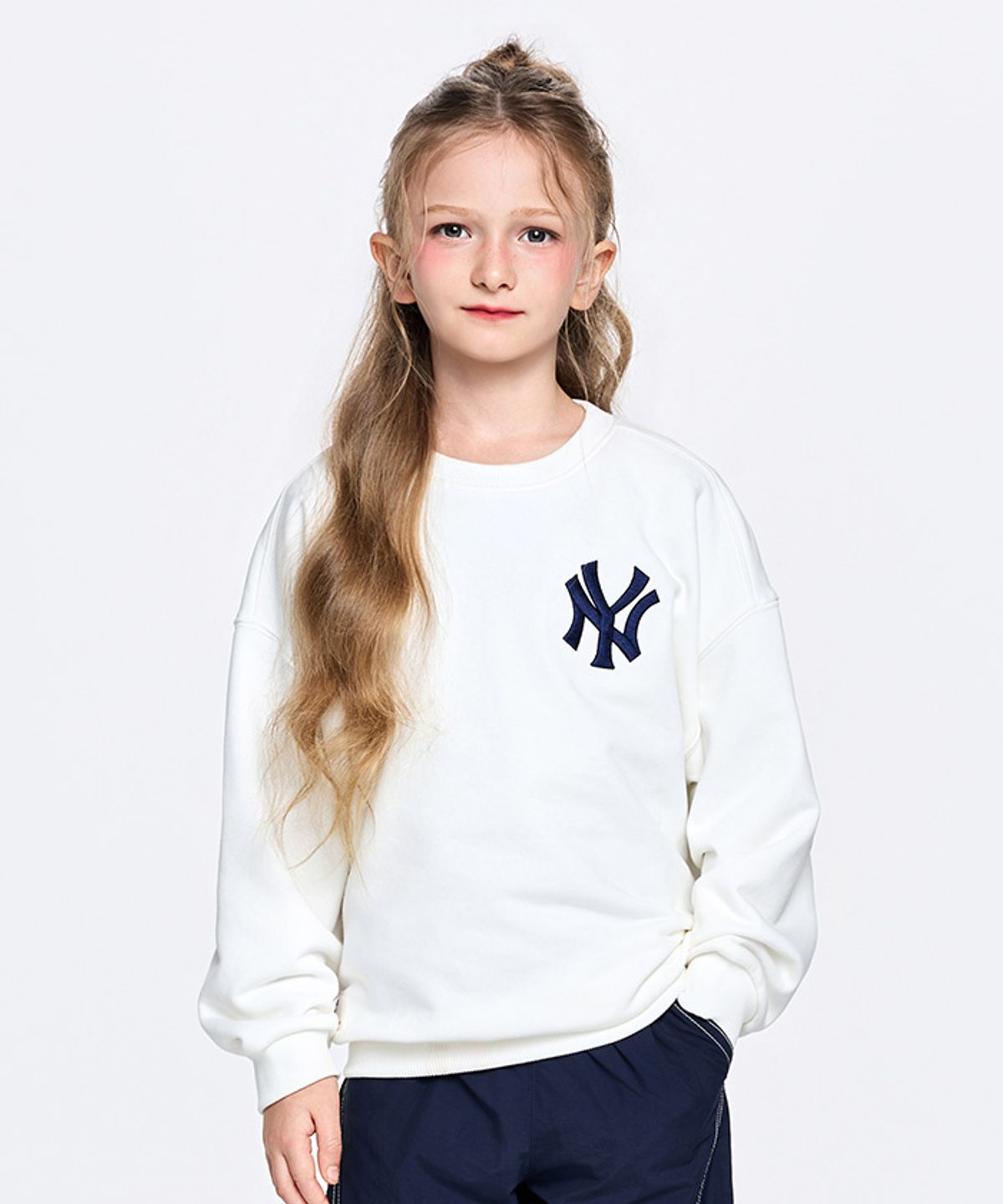 엠엘비 키즈(MLB KIDS) 스포티브 시그니처 팀로고 맨투맨 NY (Ivory)