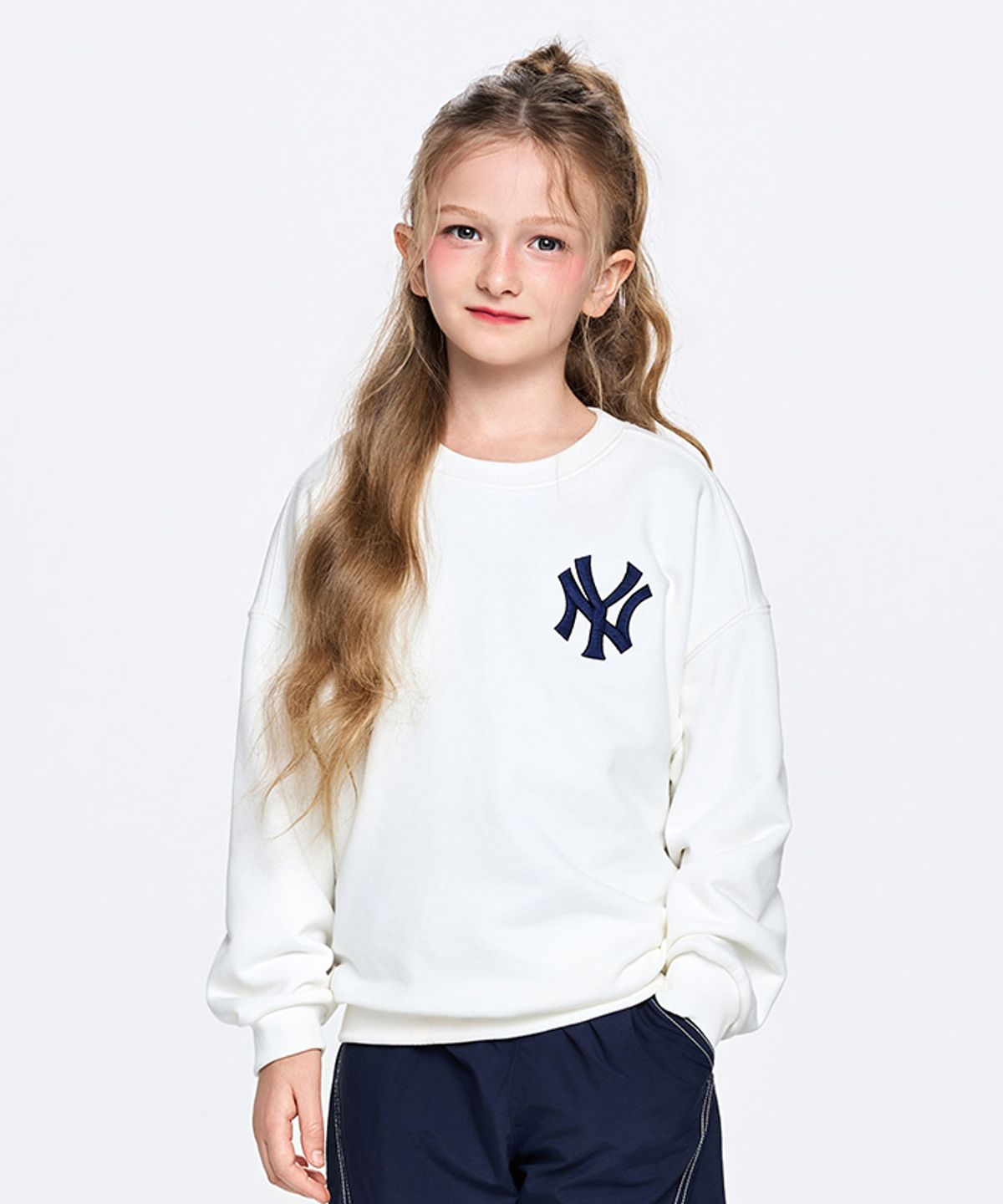엠엘비 키즈(MLB KIDS) 스포티브 시그니처 팀로고 맨투맨 NY (Ivory)