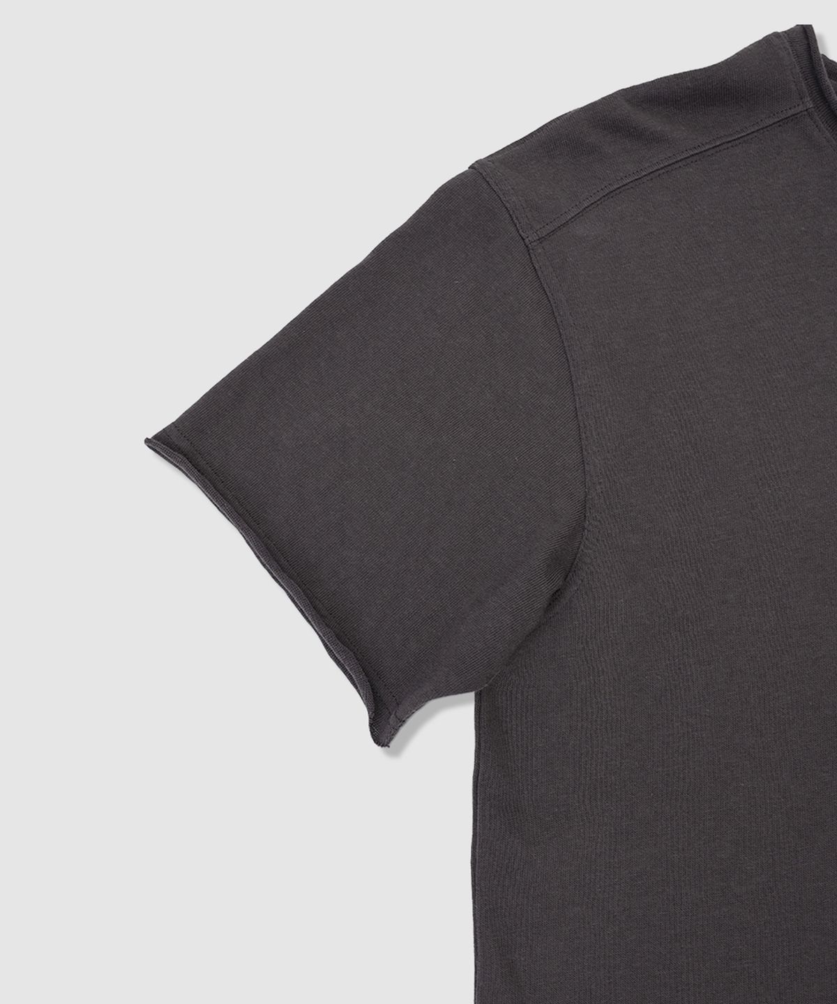 애니타임로릭(ANYTIME LOREAK) YUCCA RAW-EDGE HALF KNIT - CHARCOAL