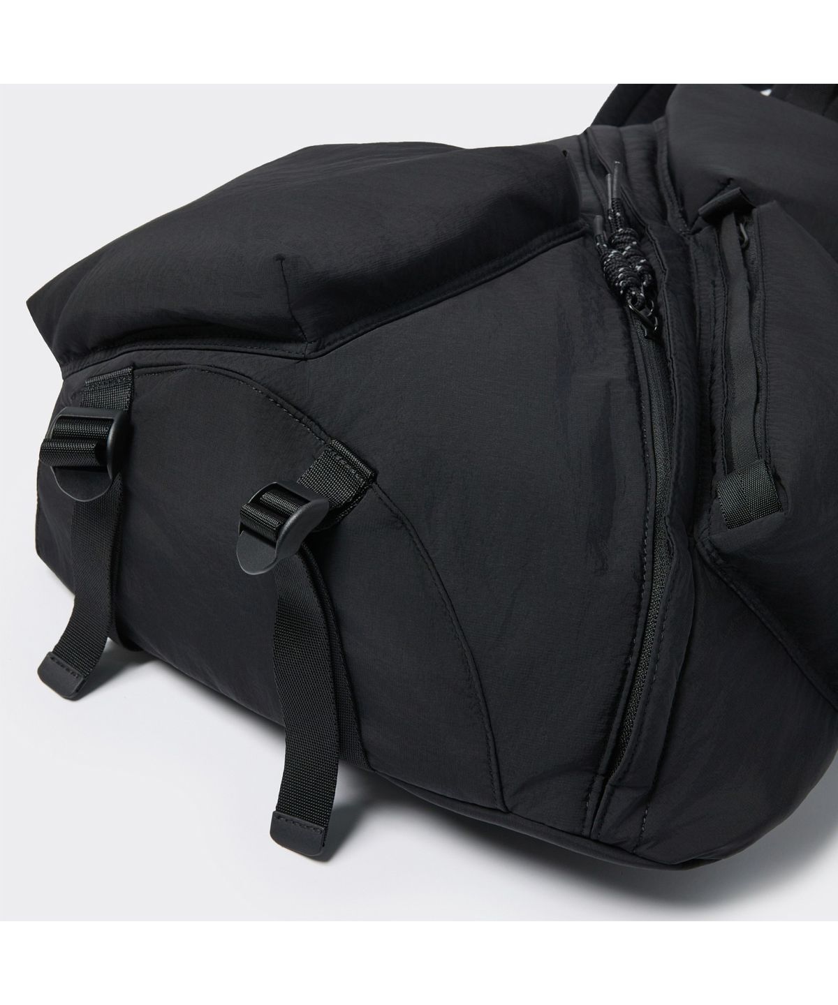 커스텀멜로우(CUSTOMELLOW) Black Nylon Sling Bag CABAX26514BKX