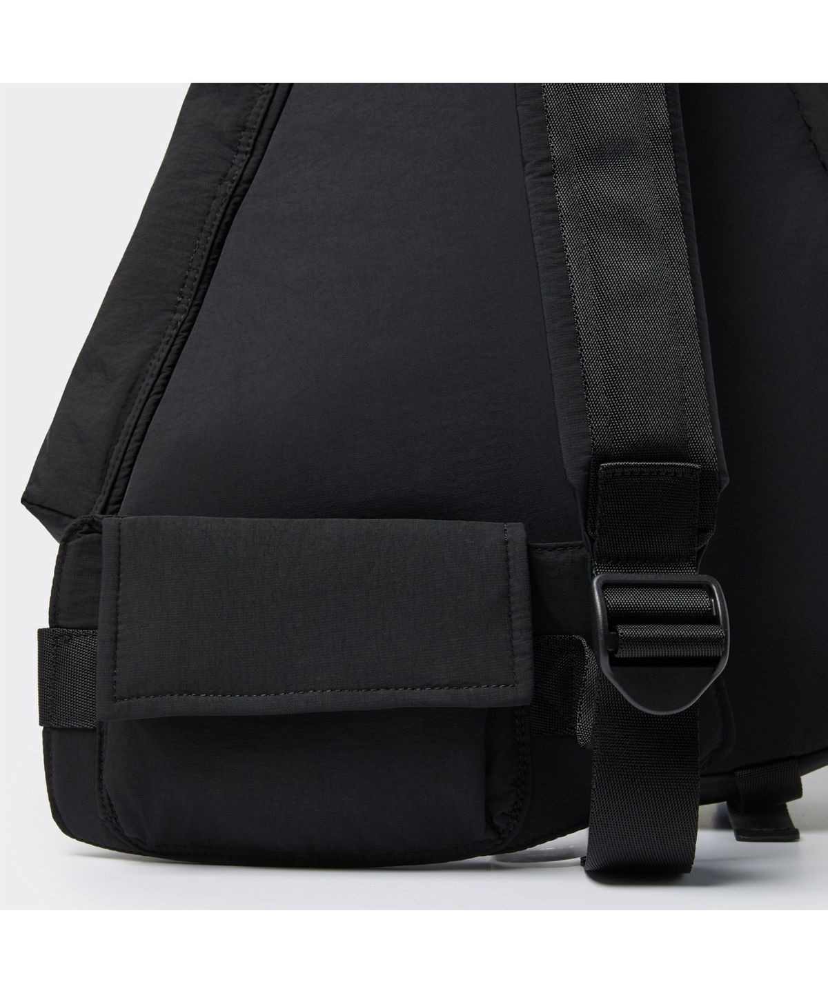 커스텀멜로우(CUSTOMELLOW) Black Nylon Sling Bag CABAX26514BKX