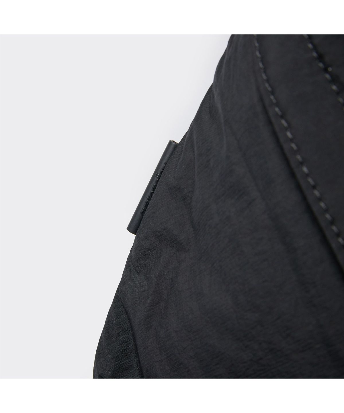 커스텀멜로우(CUSTOMELLOW) Black Nylon Sling Bag CABAX26514BKX