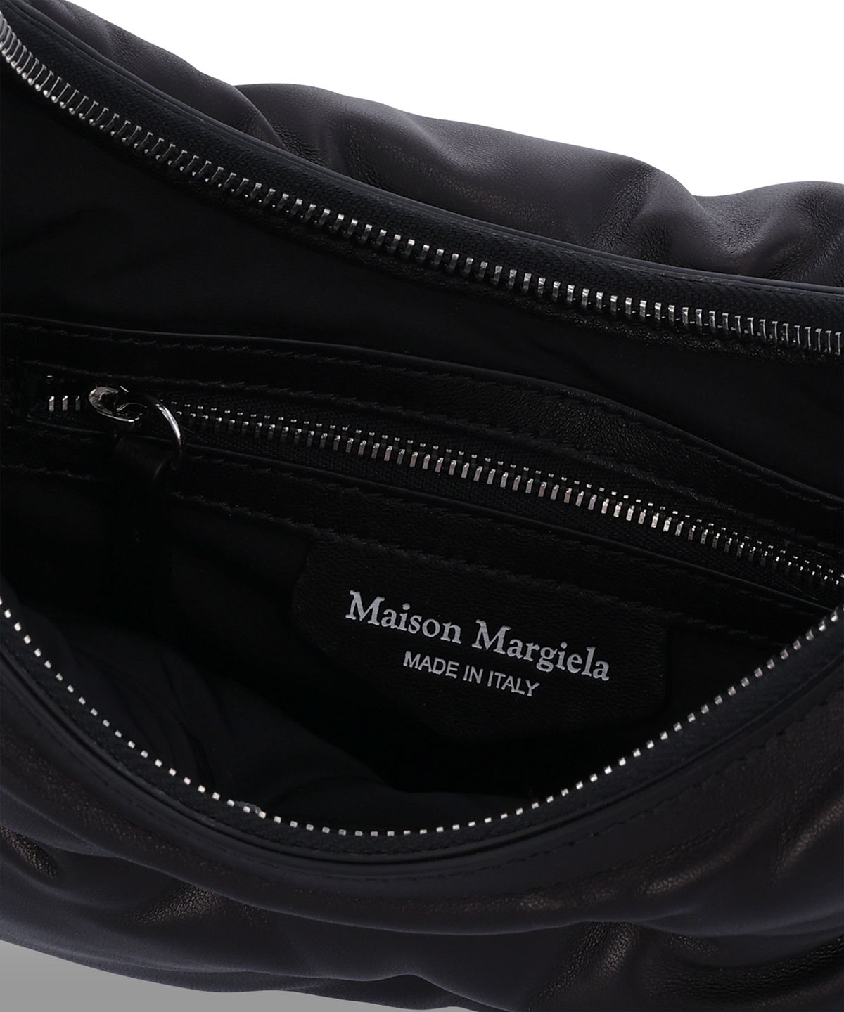 메종 마르지엘라(MAISON MARGIELA) 글램슬램 스몰 호보 숄더백 - 블랙 / SB3WG0024P8840T8013