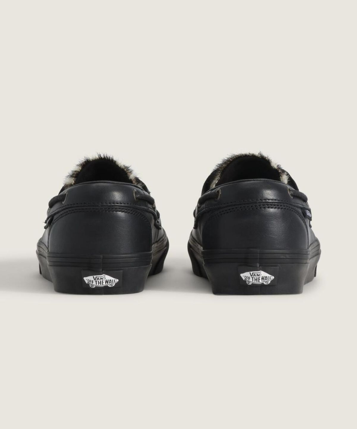 반스(VANS) 2-아일릿 보트 슈즈 - 포니 헤어 블랙 / VN000Z96BLA1