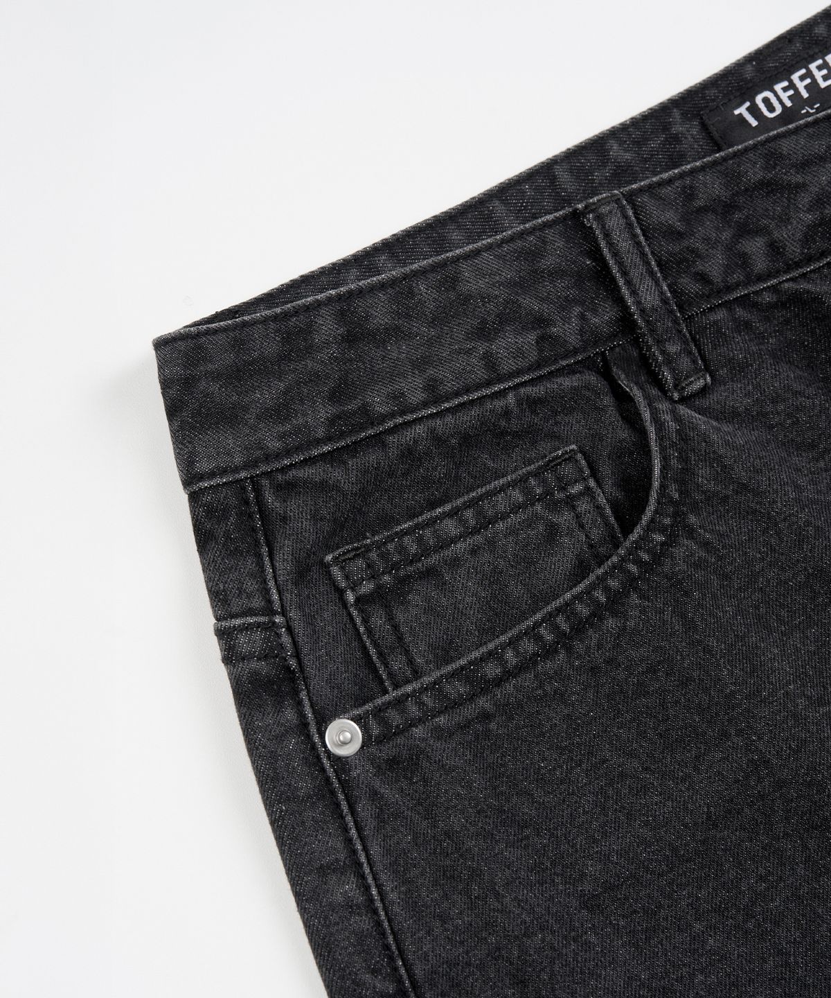 토피(TOFFEE) 루즈 커브드 데님 팬츠 (BLACK)