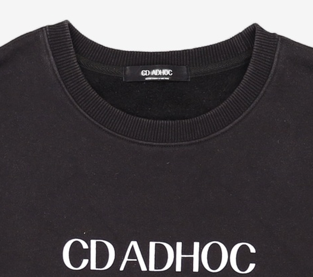 애드호크(AD HOC) CD ADHOC 스퀘어라인 LOGO 스웨트셔츠 100