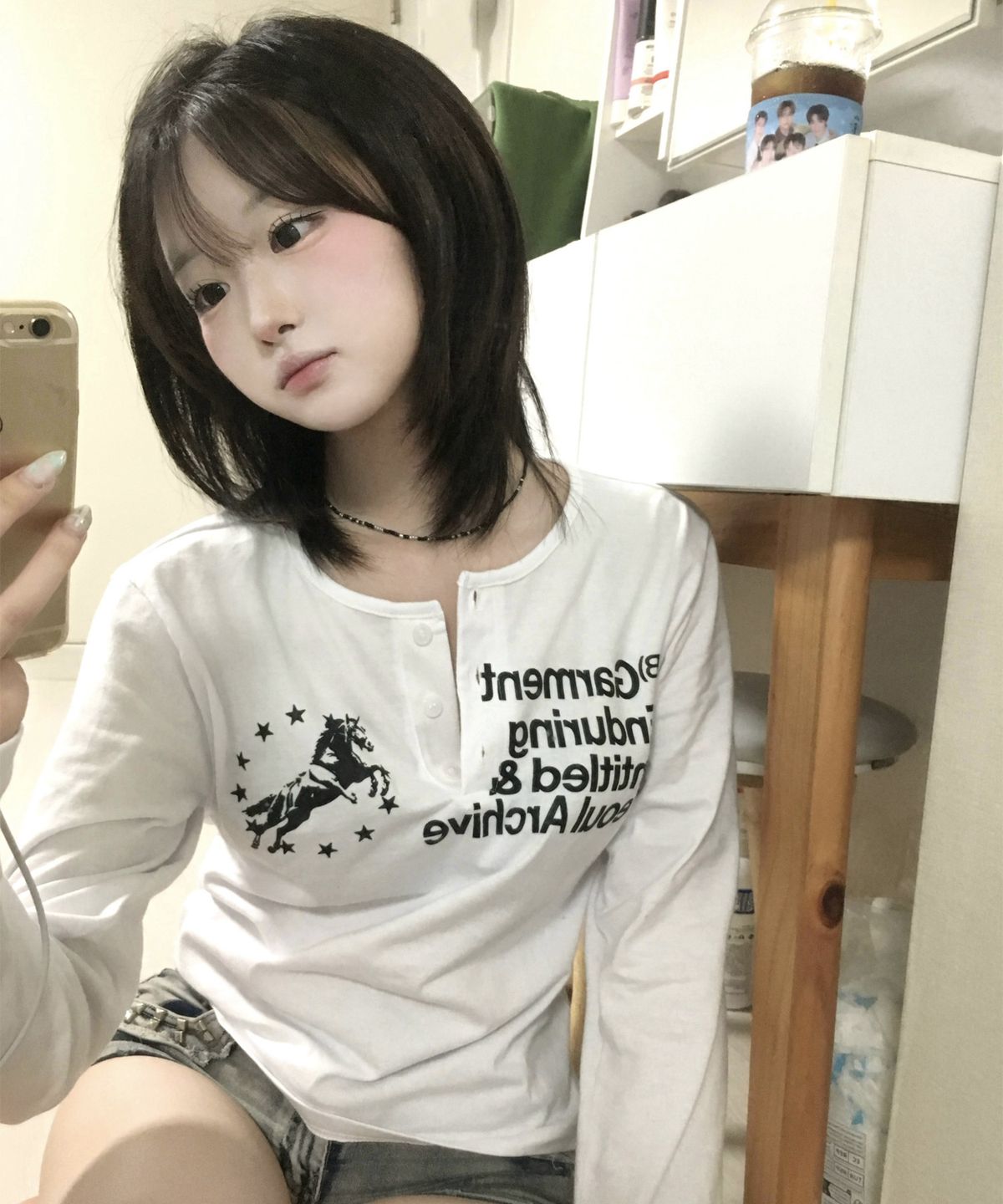 언타이틀 서울(UNTITLED SEOUL) 싱글 유니콘 헨리넥 롱슬리브 화이트