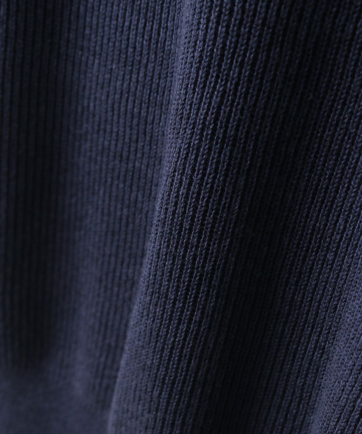 인더스트(INDUST) 크롭 머슬 헨리넥 하프니트_4COLOR
