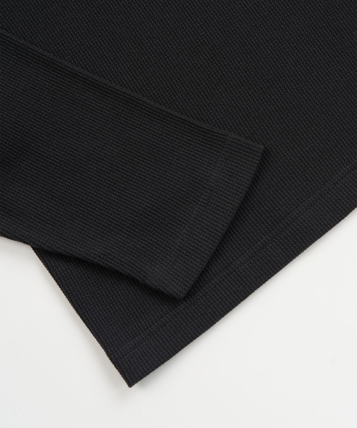 토피(TOFFEE) 와플 하이넥 후드 롱 슬리브 (BLACK)