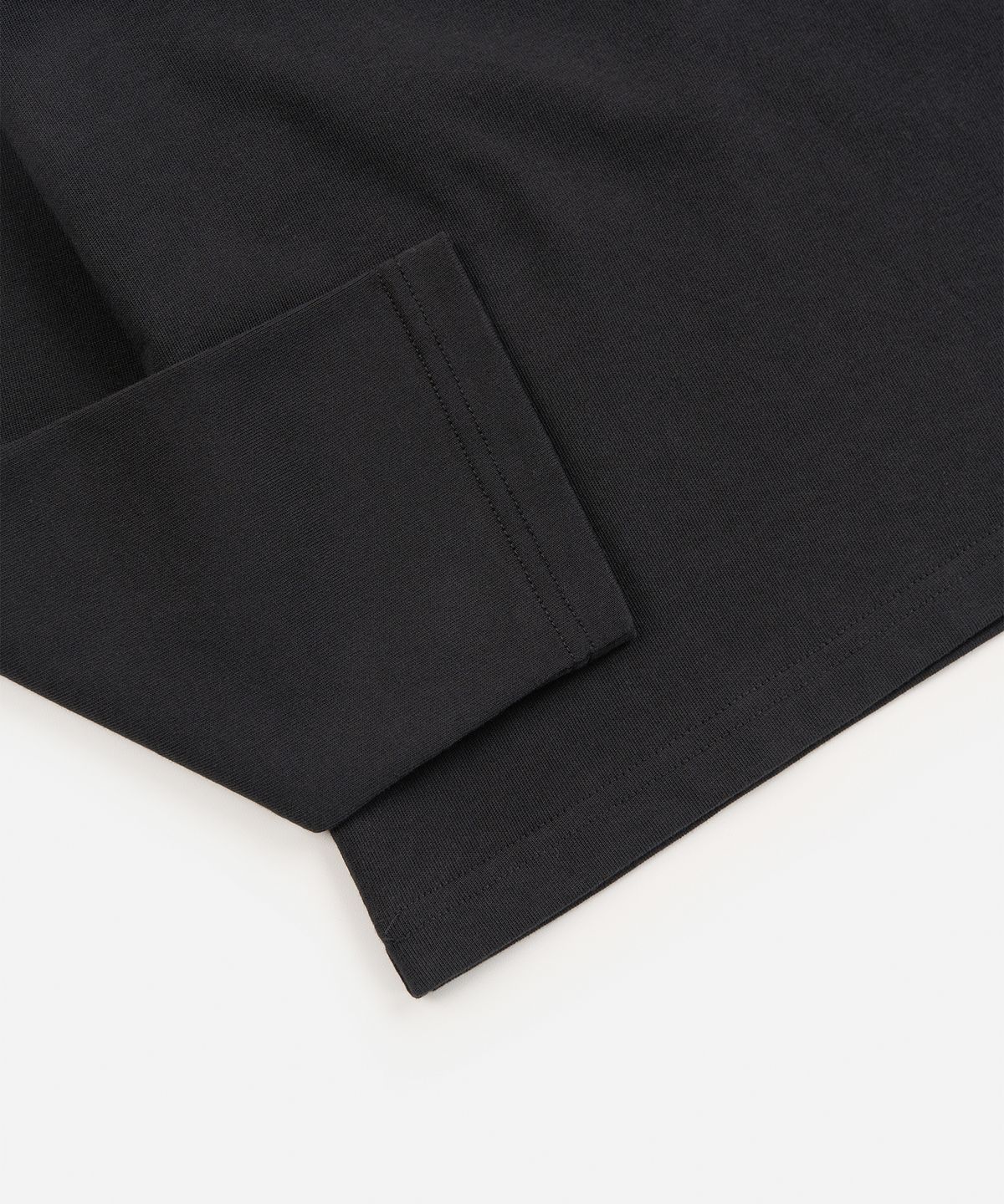 토피(TOFFEE) 슬림 크롭 롱 슬리브 (BLACK)