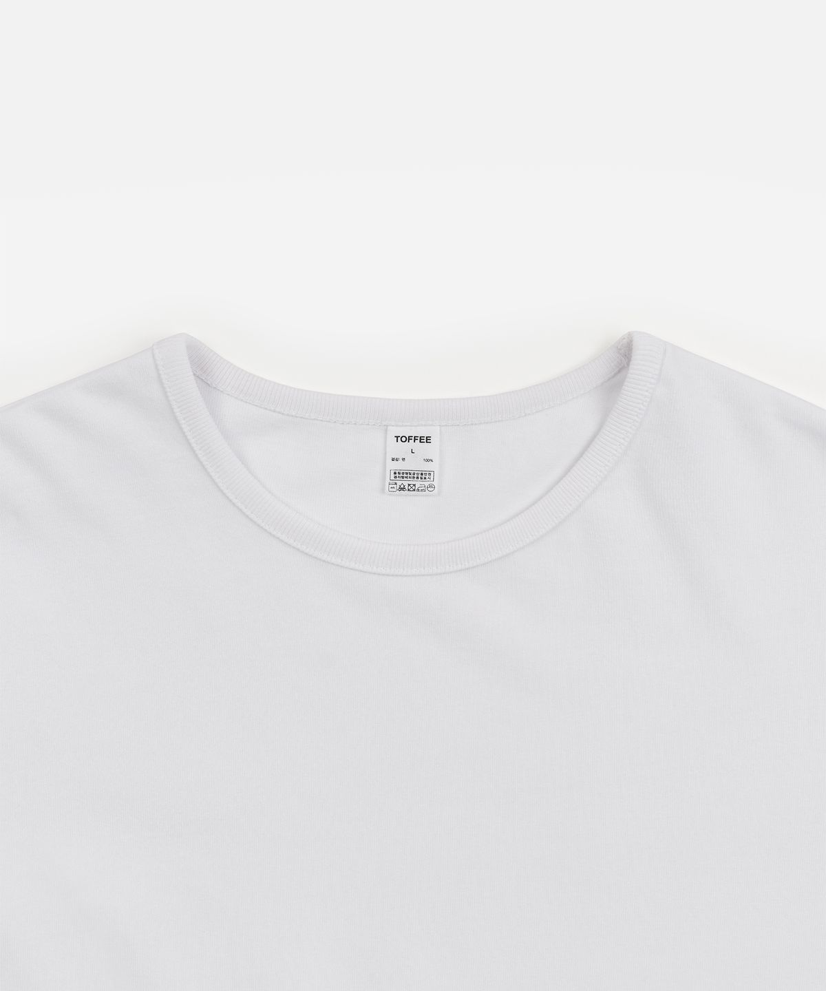 토피(TOFFEE) 슬림 크롭 롱 슬리브 (WHITE)