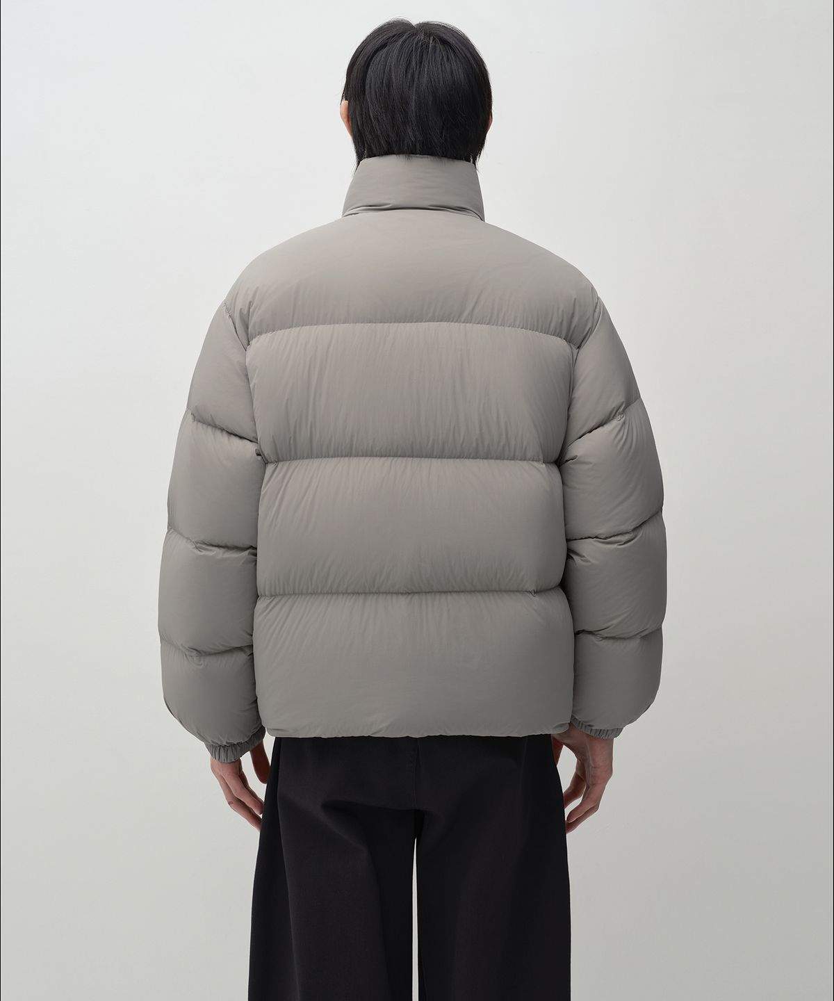 무신사 스탠다드(MUSINSA STANDARD) 머스코비 다운 숏 패딩 재킷 [라이트 웜 그레이]