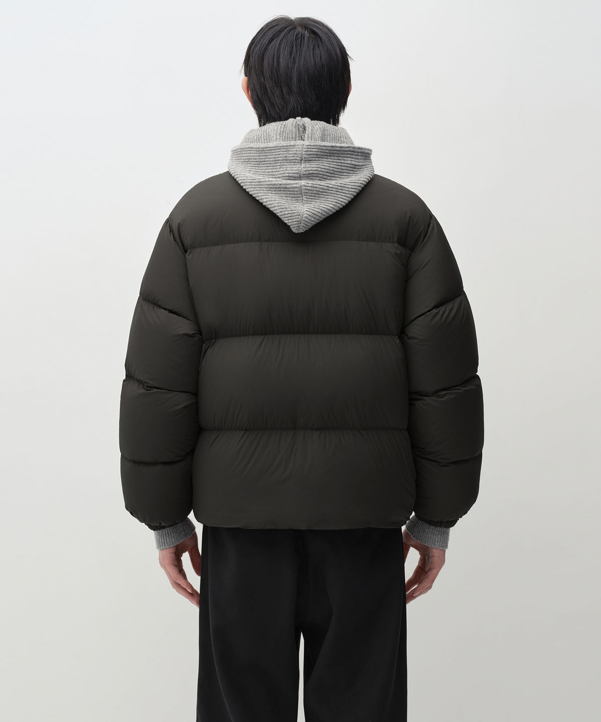 무신사 스탠다드(MUSINSA STANDARD) 머스코비 다운 숏 패딩 재킷 [건메탈]