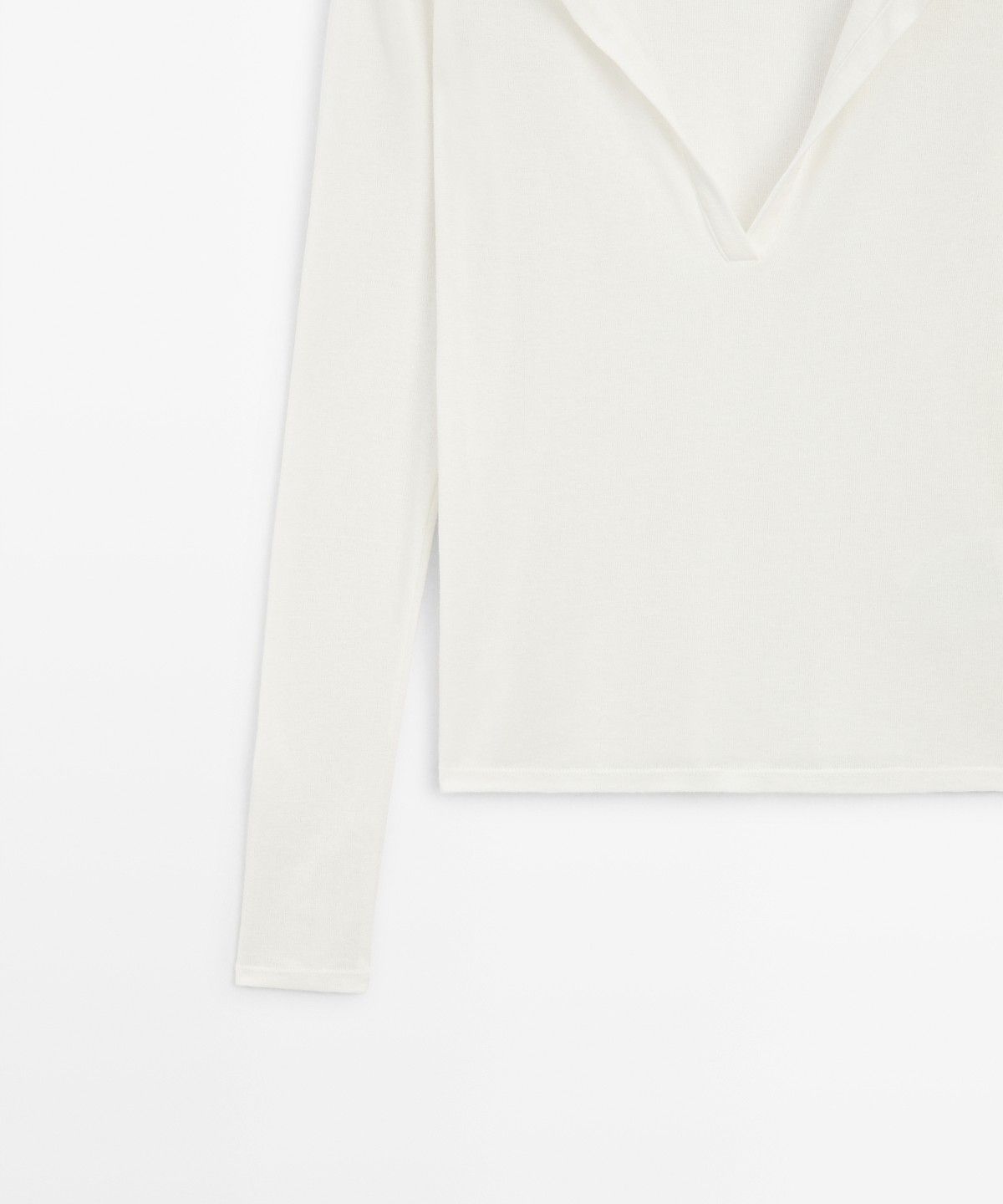 마시모두띠(MASSIMO DUTTI) 100% 코튼 브이넥 티셔츠