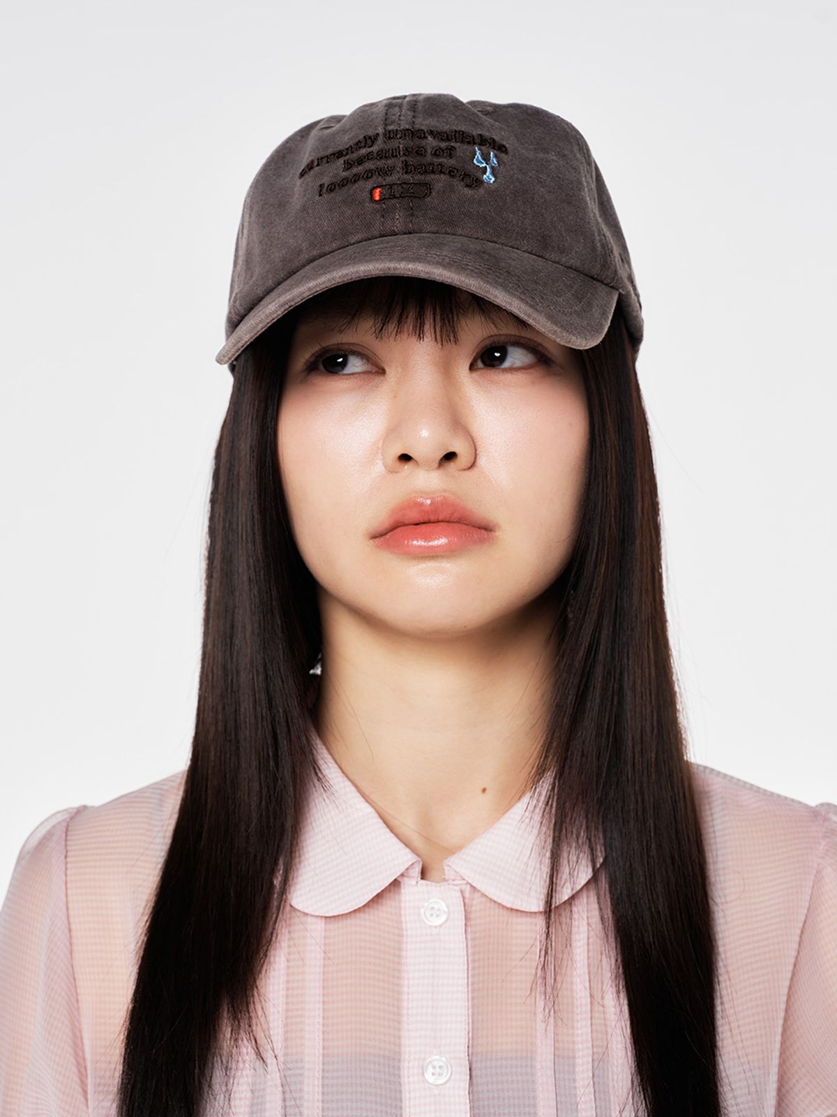 우아오(UAAO) 휴먼바때리 로고 스티치 데님 볼캡 (Ash Brown)