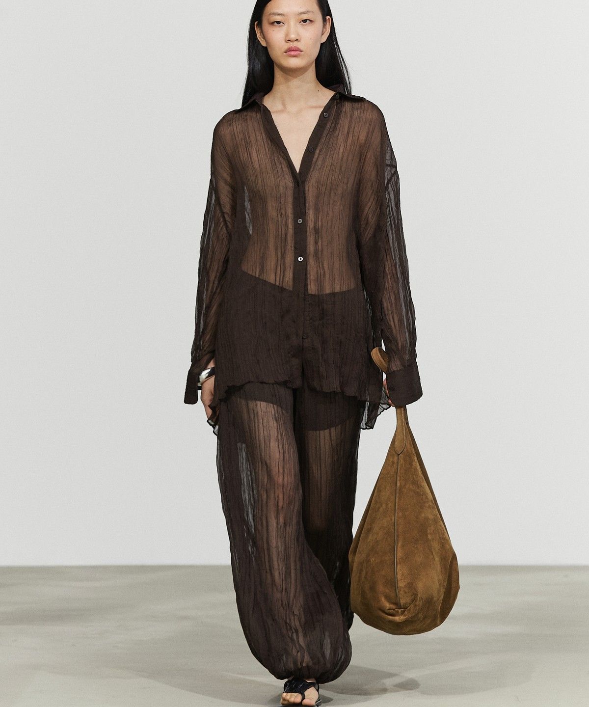 마시모두띠(MASSIMO DUTTI) 토탈 룩 플리츠 팬츠