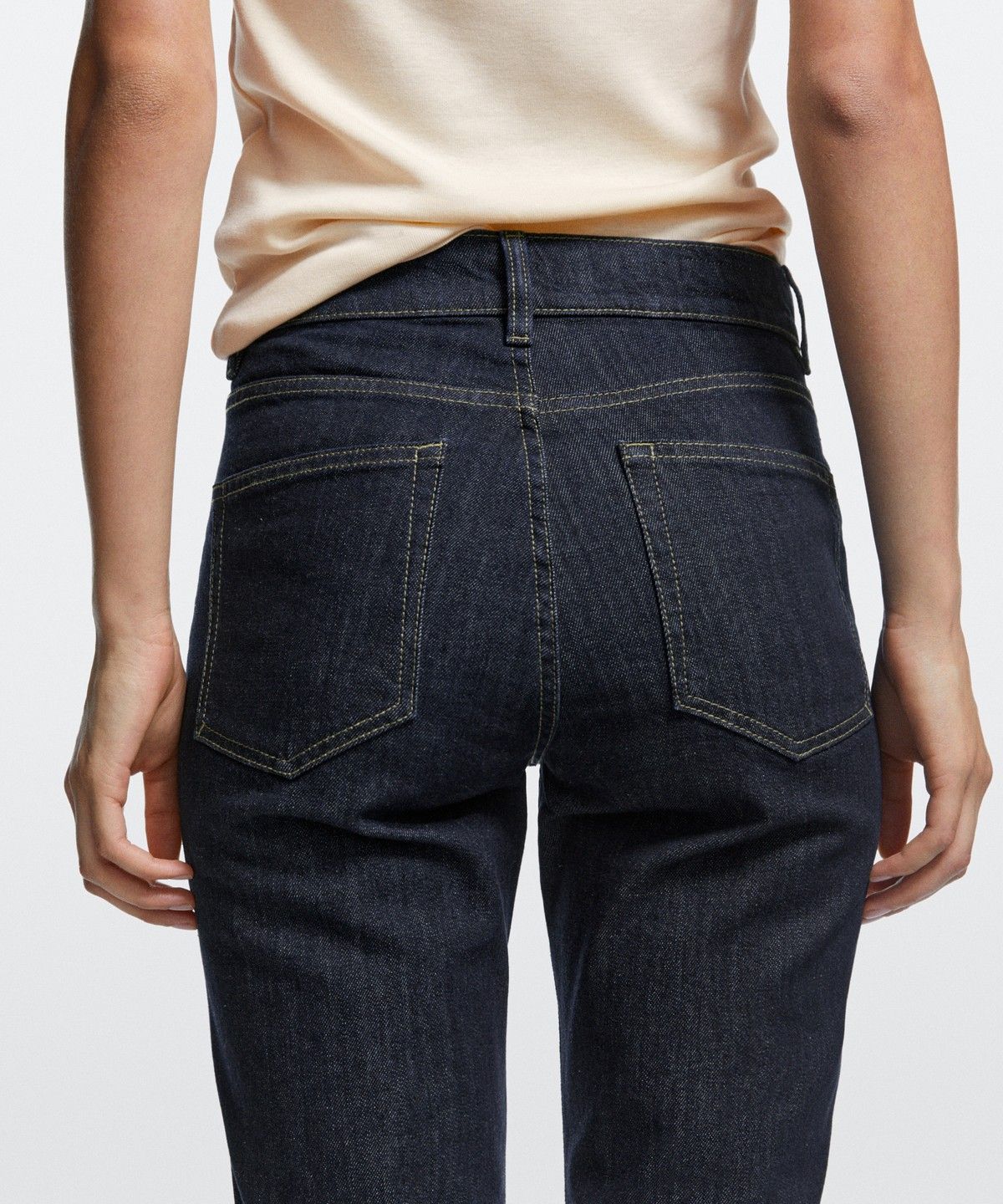마시모두띠(MASSIMO DUTTI) 미드라이즈 슬림 크롭 핏 진