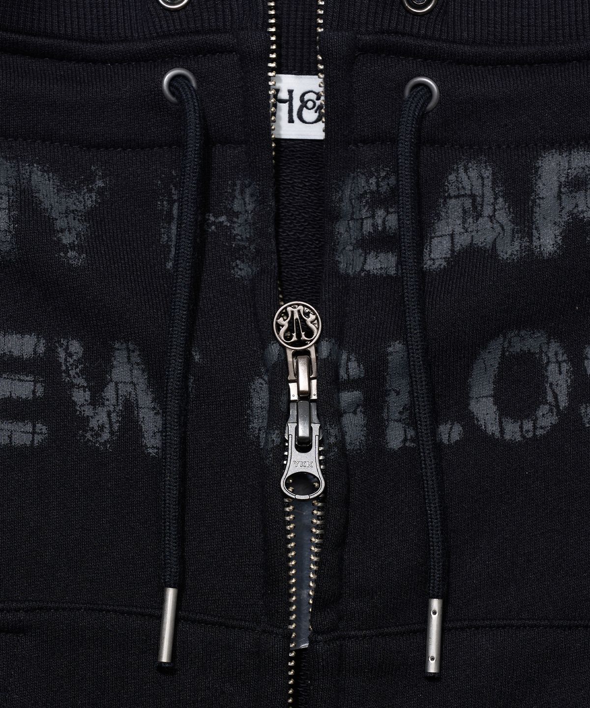 유희(YOUHEE) FUR GLOSSY OFF-SHOULDER ZIP-UP_BLACK